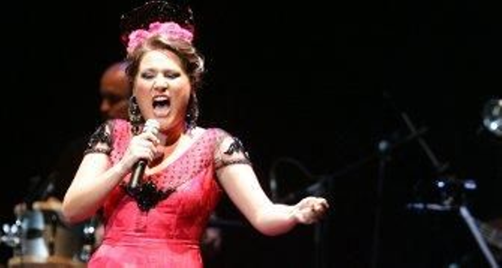 Laura Gallego canta en el Villamarta 'A flor de piel'