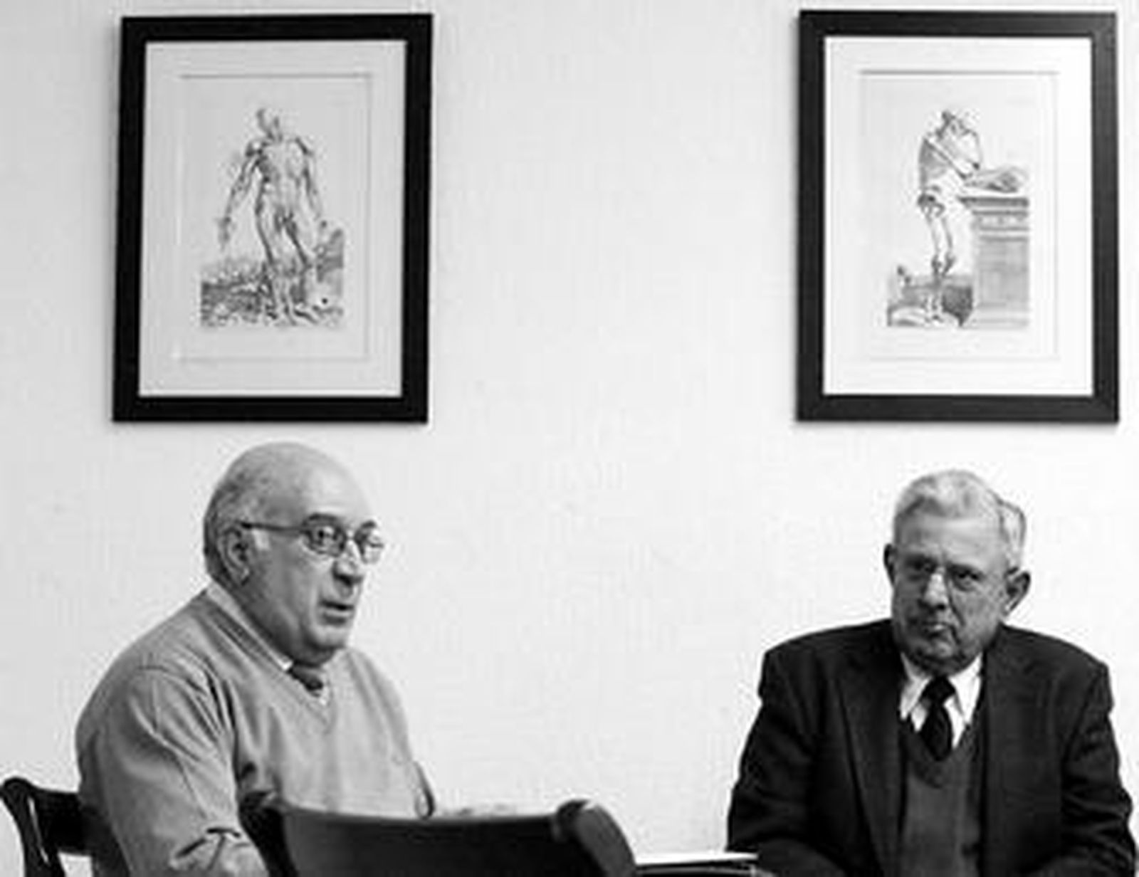 El presidente de la Comisión Ética, Jaime Aparicio (izq.), y el vocal Ángel Benítez.