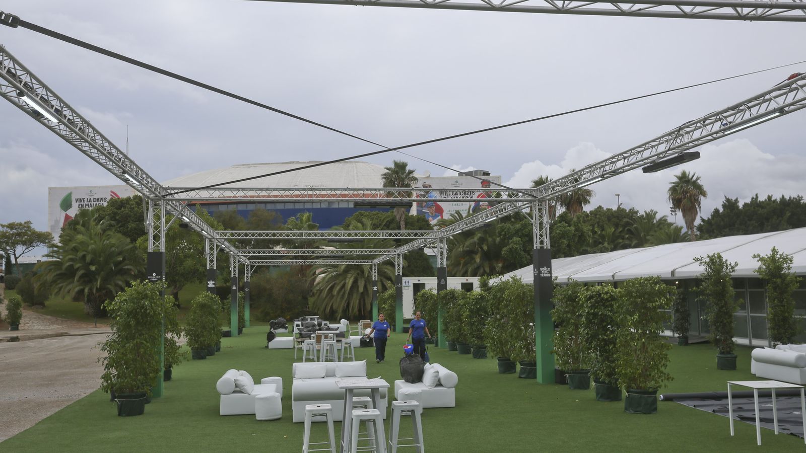 La metamorfosis del Carpena para la Copa Davis, con los jugadores sobre la pista ya