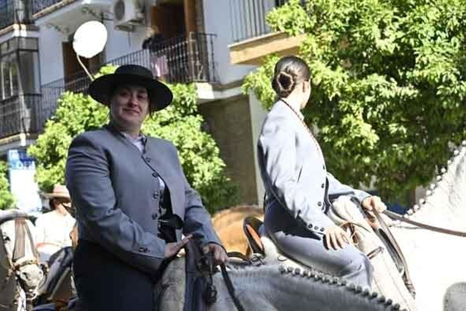 Las mejores imágenes de los peregrinos en la salida de Emigrantes