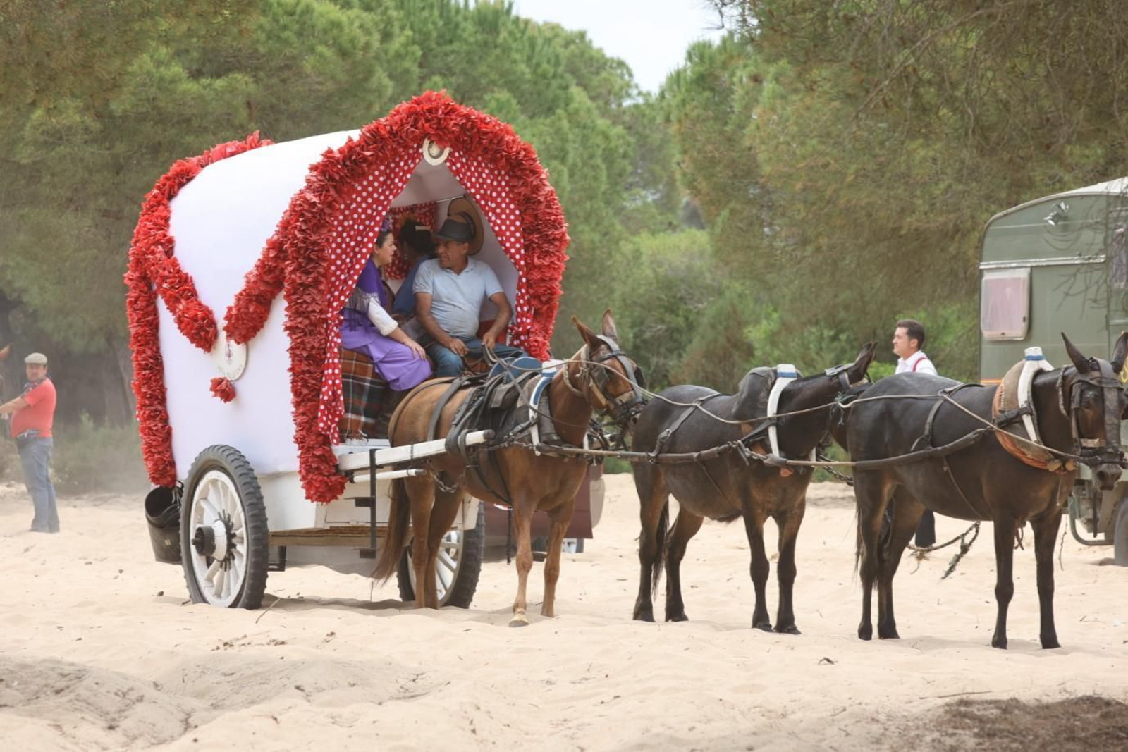 Imágenes de la Hermandad del Rocío de Jerez el jueves por el Coto