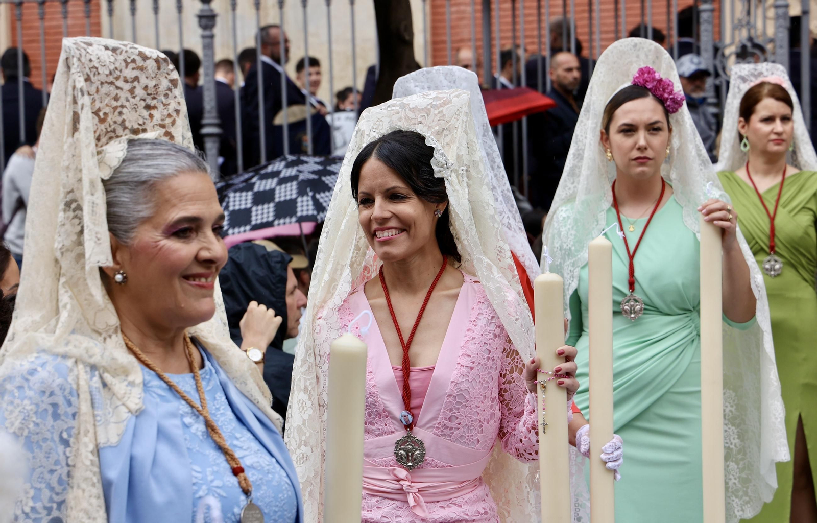 Los Desamparados del Parque Alcosa recorre el centro de Sevilla