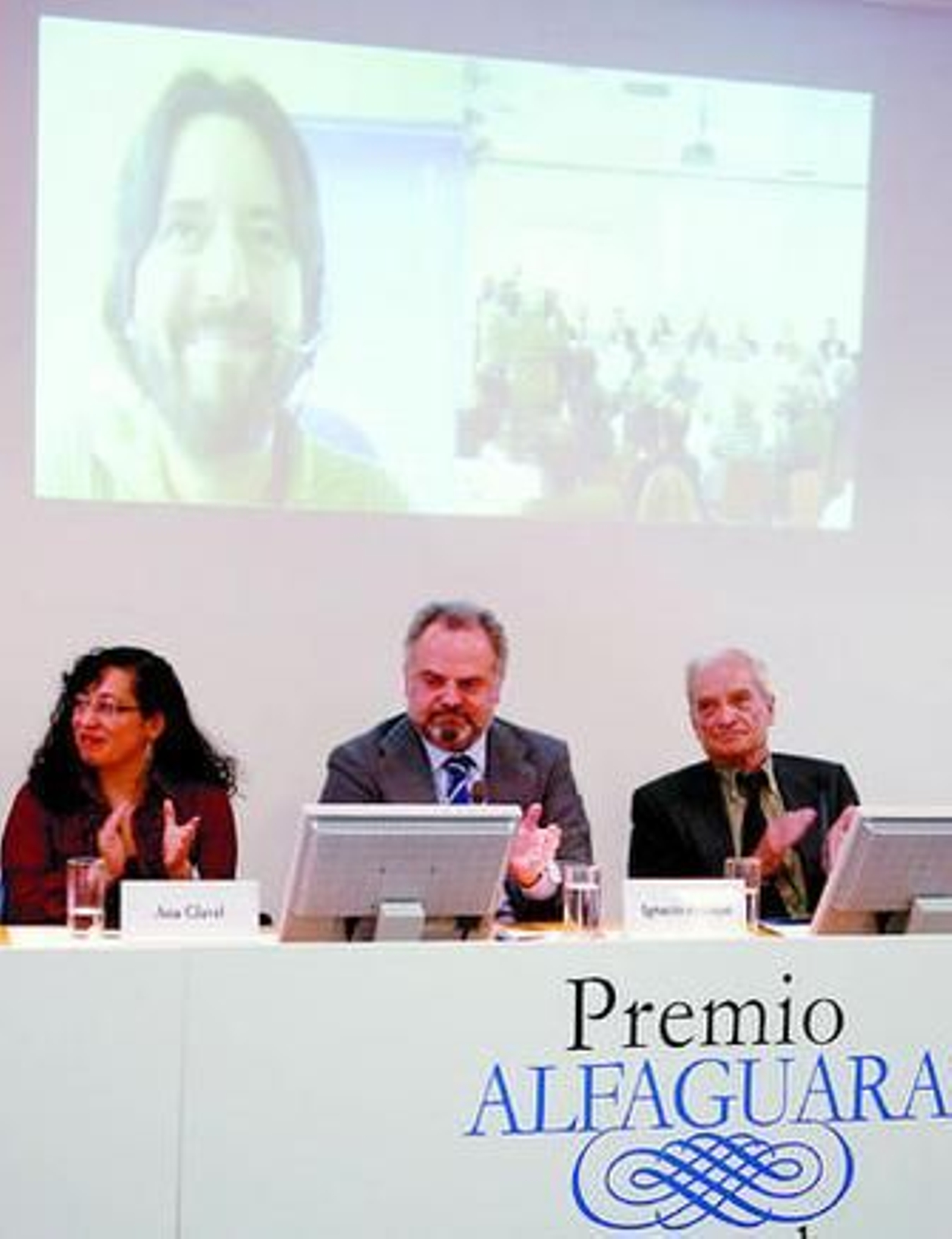 La mexicana Ana Clavel, Ignacio Polanco y Luis Goytisolo.