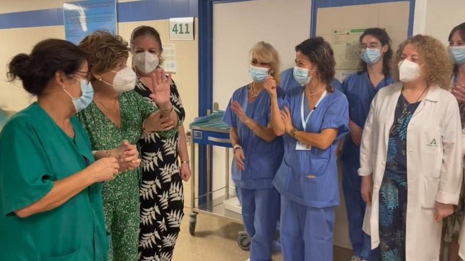 La primera paciente (izquierda) tratada en Málaga con células reprogramadas para luchar contra su cáncer