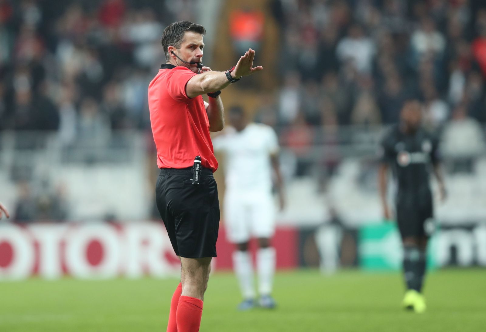 El árbitro Daniel Stefanski.