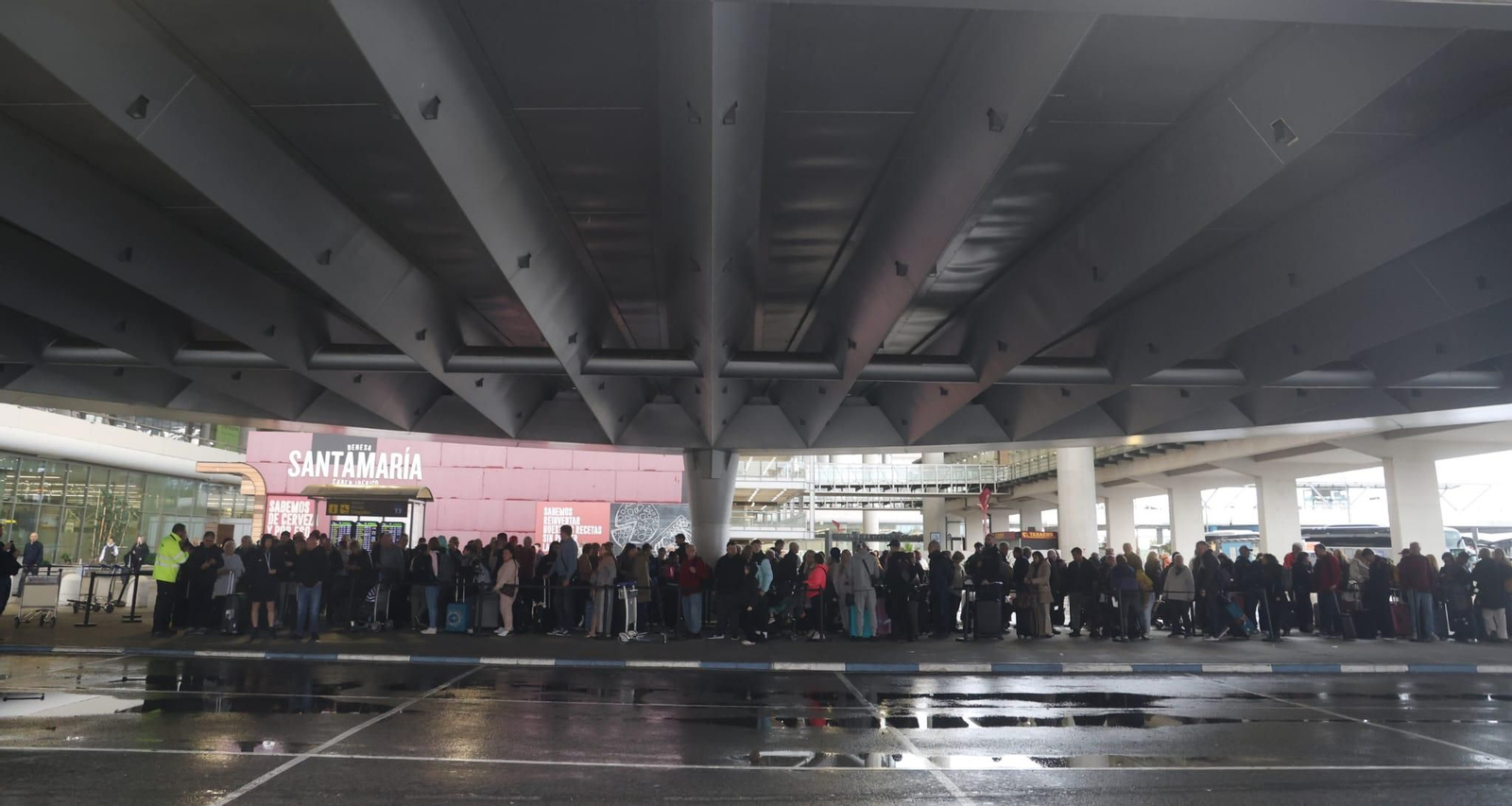El agua llegó hasta el aeropuerto de Málaga.