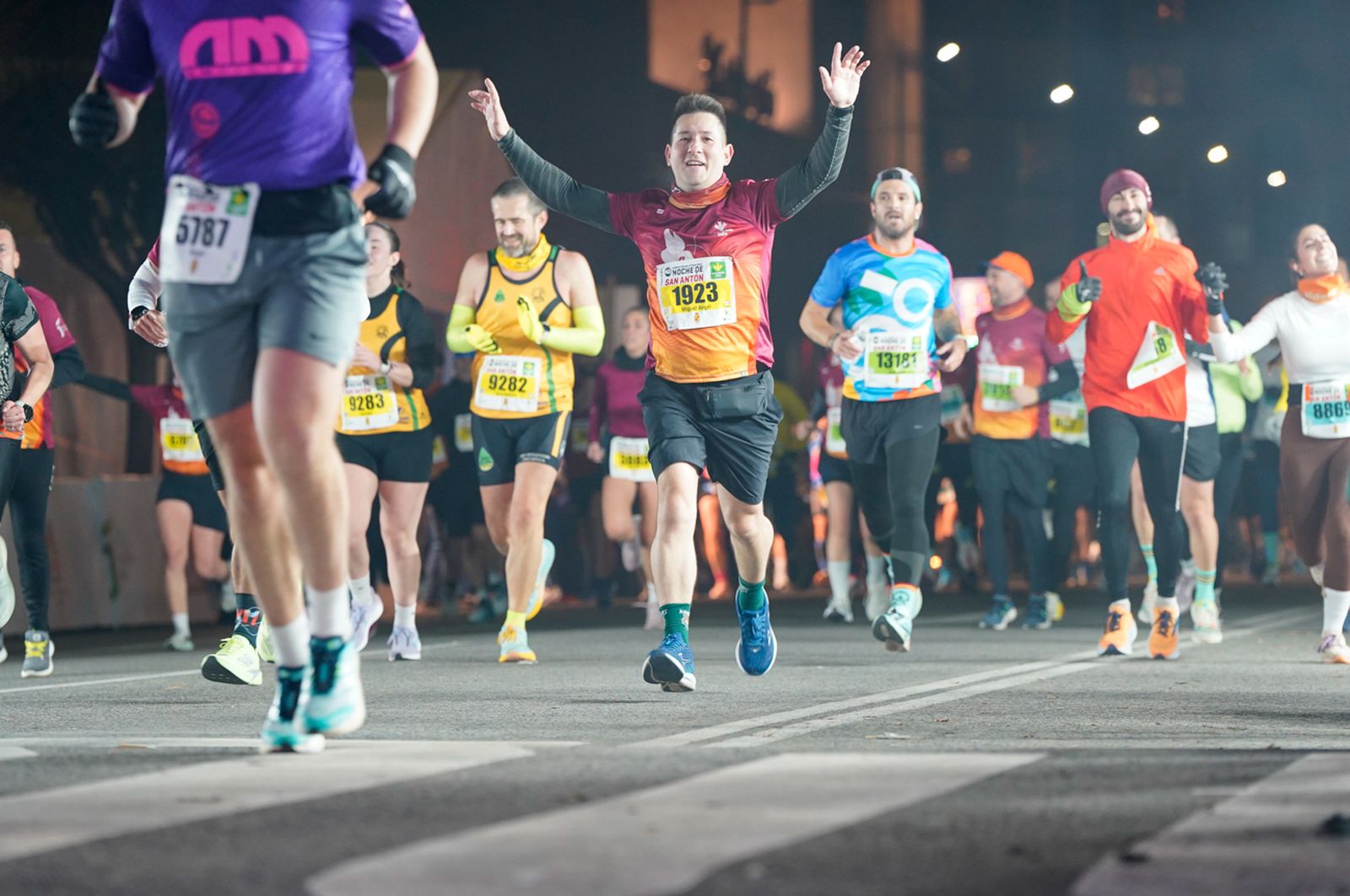 En imágenes: búscate en tu llegada a meta de la Carrera de San Antón 2026 (13)