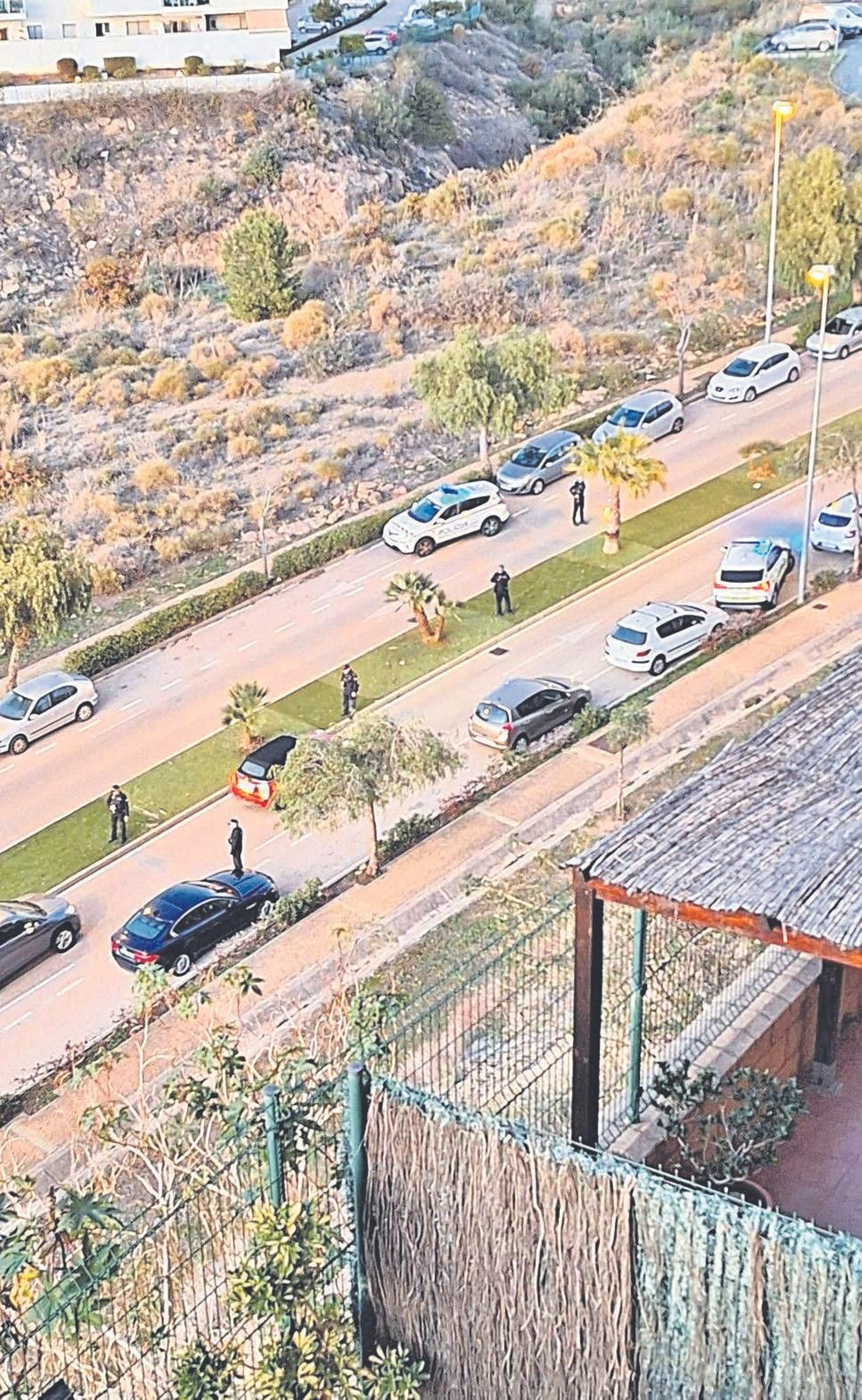 Imagen de archivo de la presencia policial en las afueras de la urbanización Parque Victoria