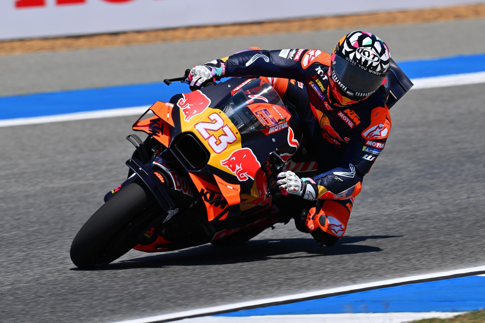 Las fotos del primer triunfo de Marc Márquez en la temporada