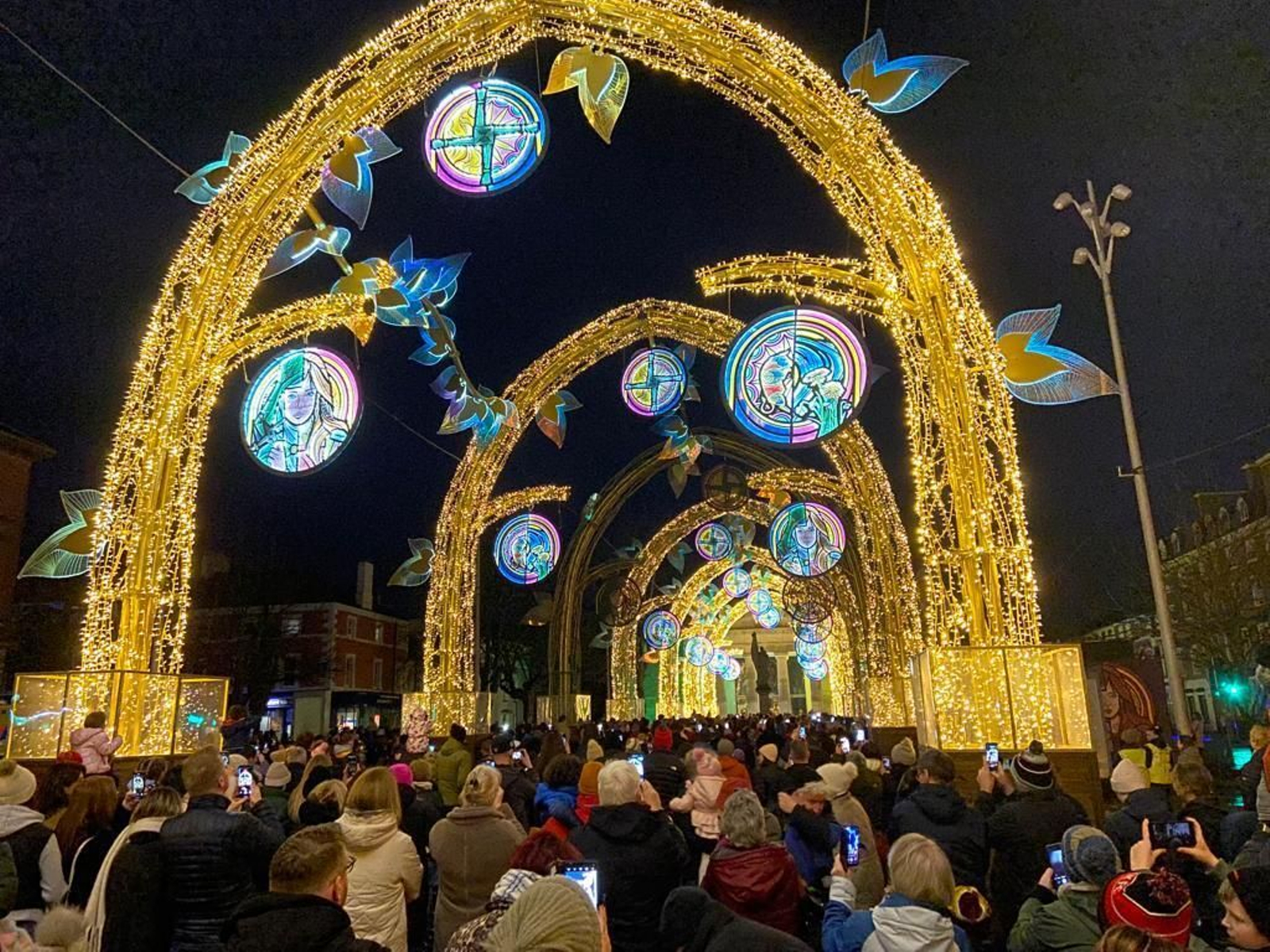 La empresa recupera 'El Bosque de la Navidad' de Málaga. La empresa recupera 'El Bosque de la Navidad' de Málaga.