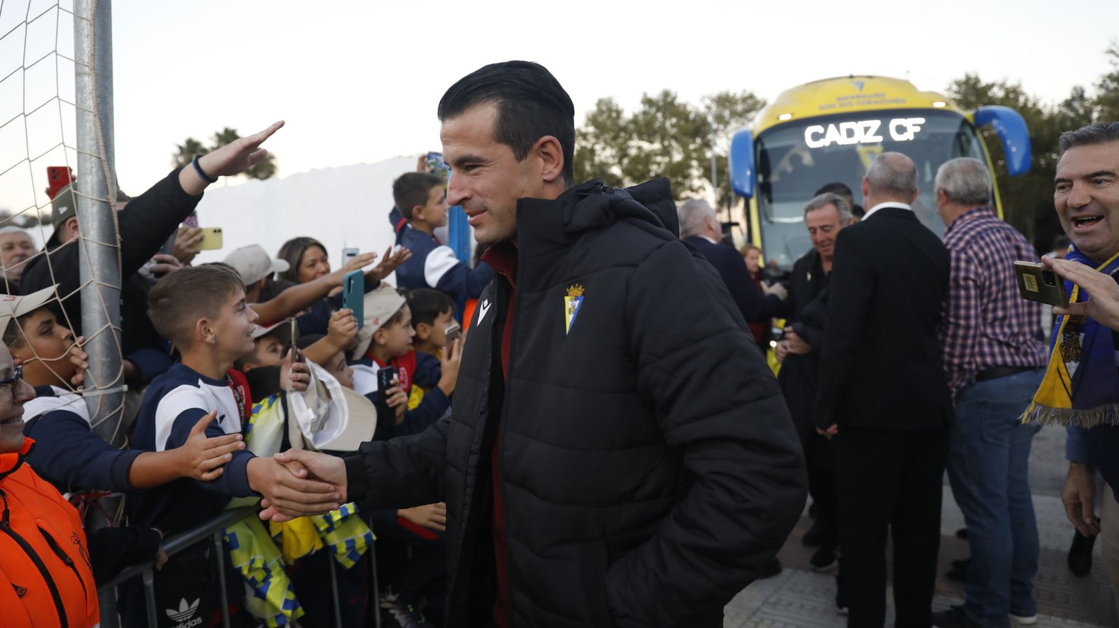 Las fotos de la visita del Cádiz CF para celebrar el 50 aniversario del CD Guadiaro