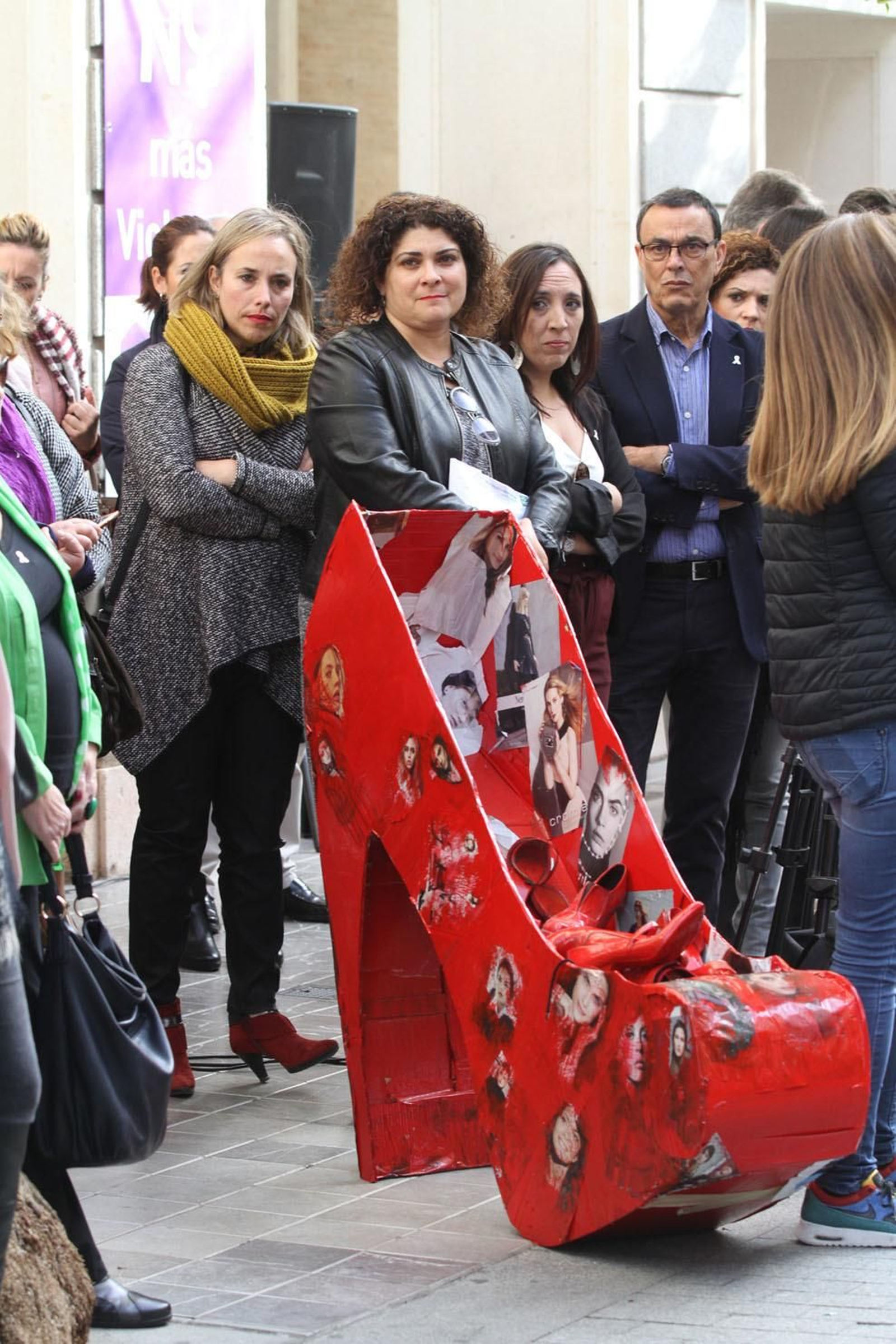 Lectura de manifiesto de violencia contra la mujer