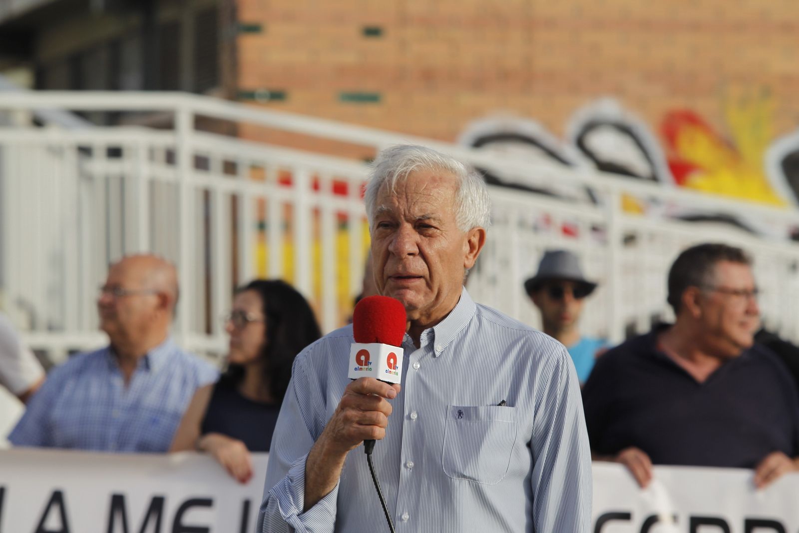Fotogalería manifestación Mesa del Ferrocarril de Almería