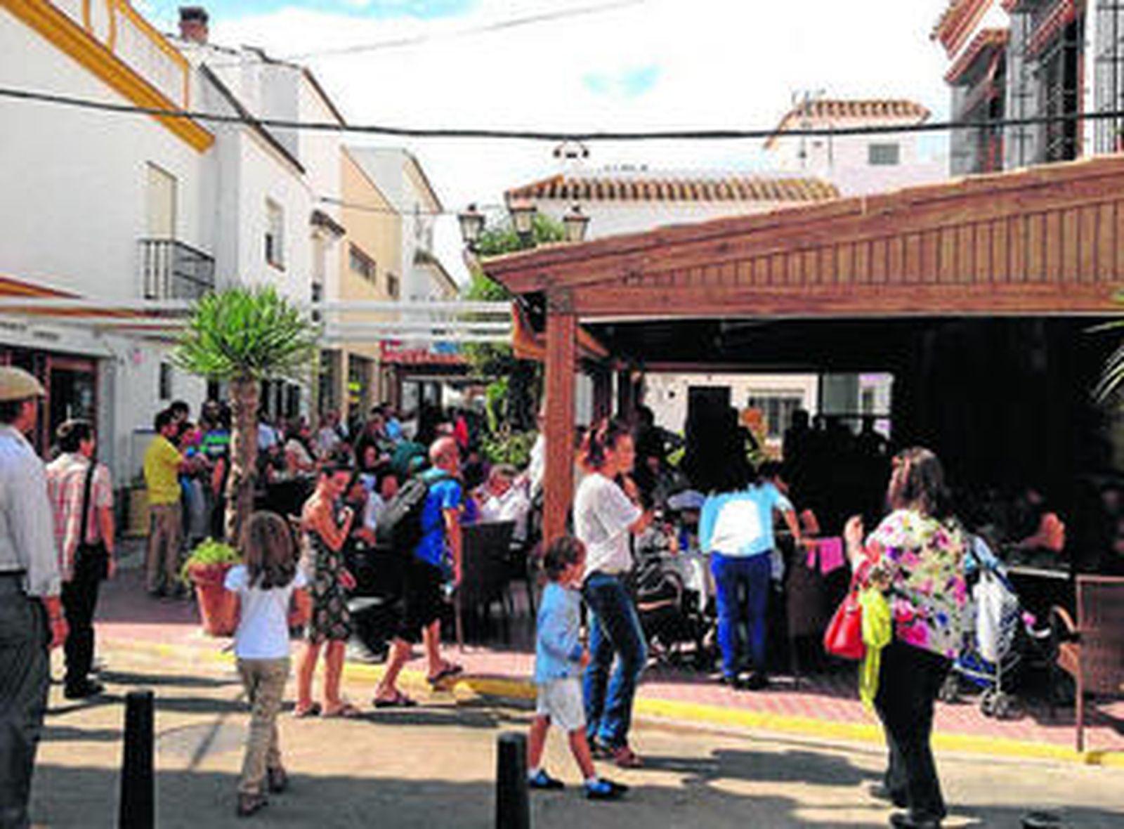 Numeroso público se acercó a los distintos establecimientos que participaban en la ruta gastronómica.