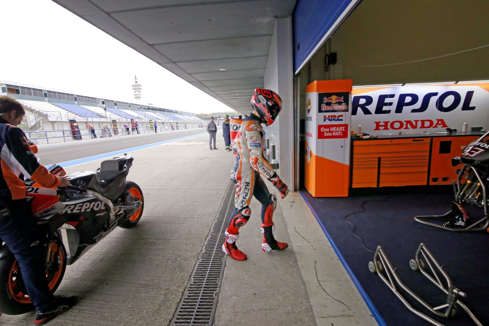 Segundo día de entrenamientos de MotoGP en Jerez