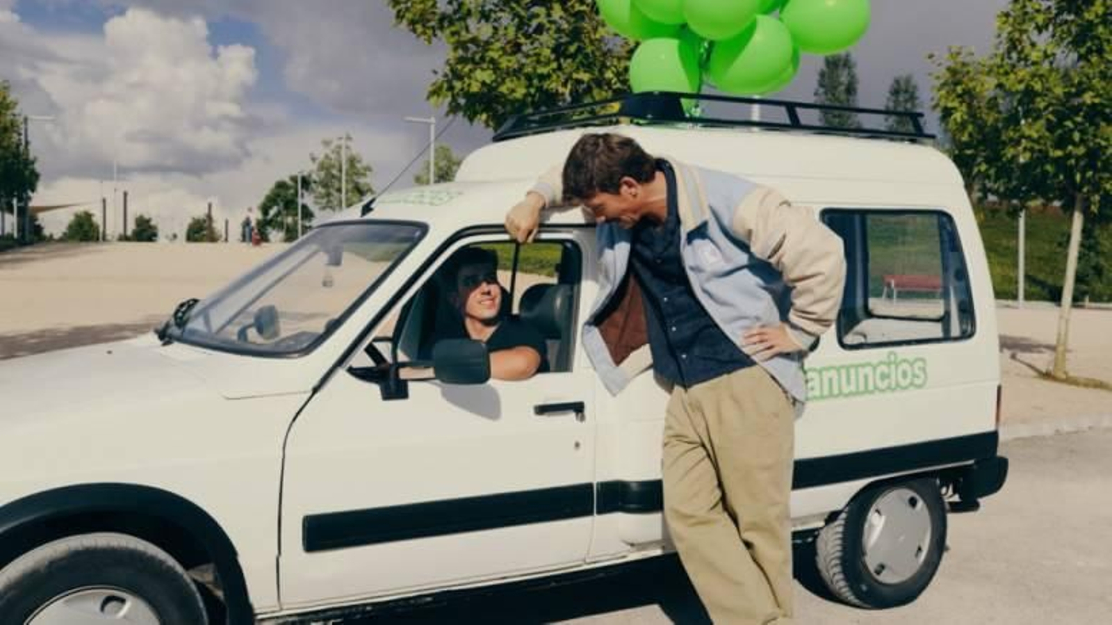 Grison entrega la furgoneta C-15 al granadino Mario Grison entrega la furgoneta C-15 al granadino Mario