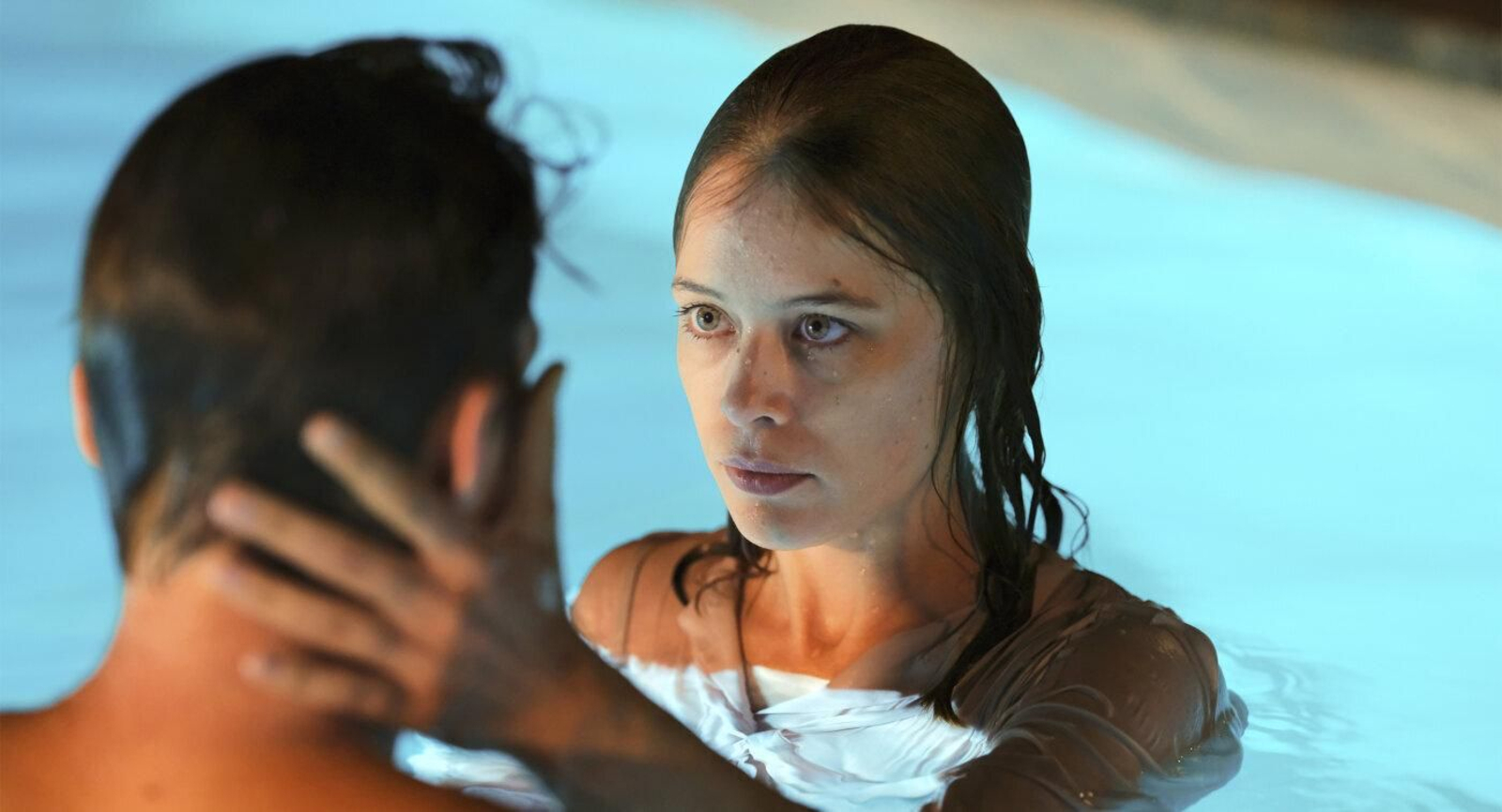 Franz Rogowski y Paula Beer, en una imagen de 'Ondina'.