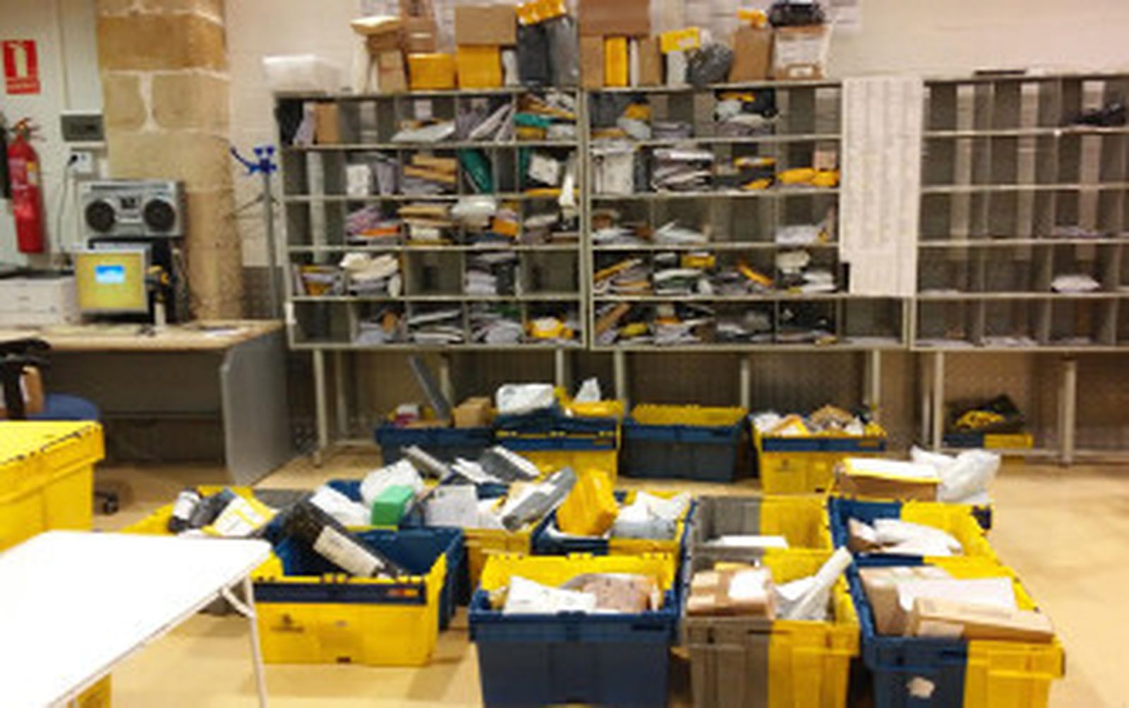 Correos acumula en Jerez más de 20.000 cartas y 5.000 paquetes
