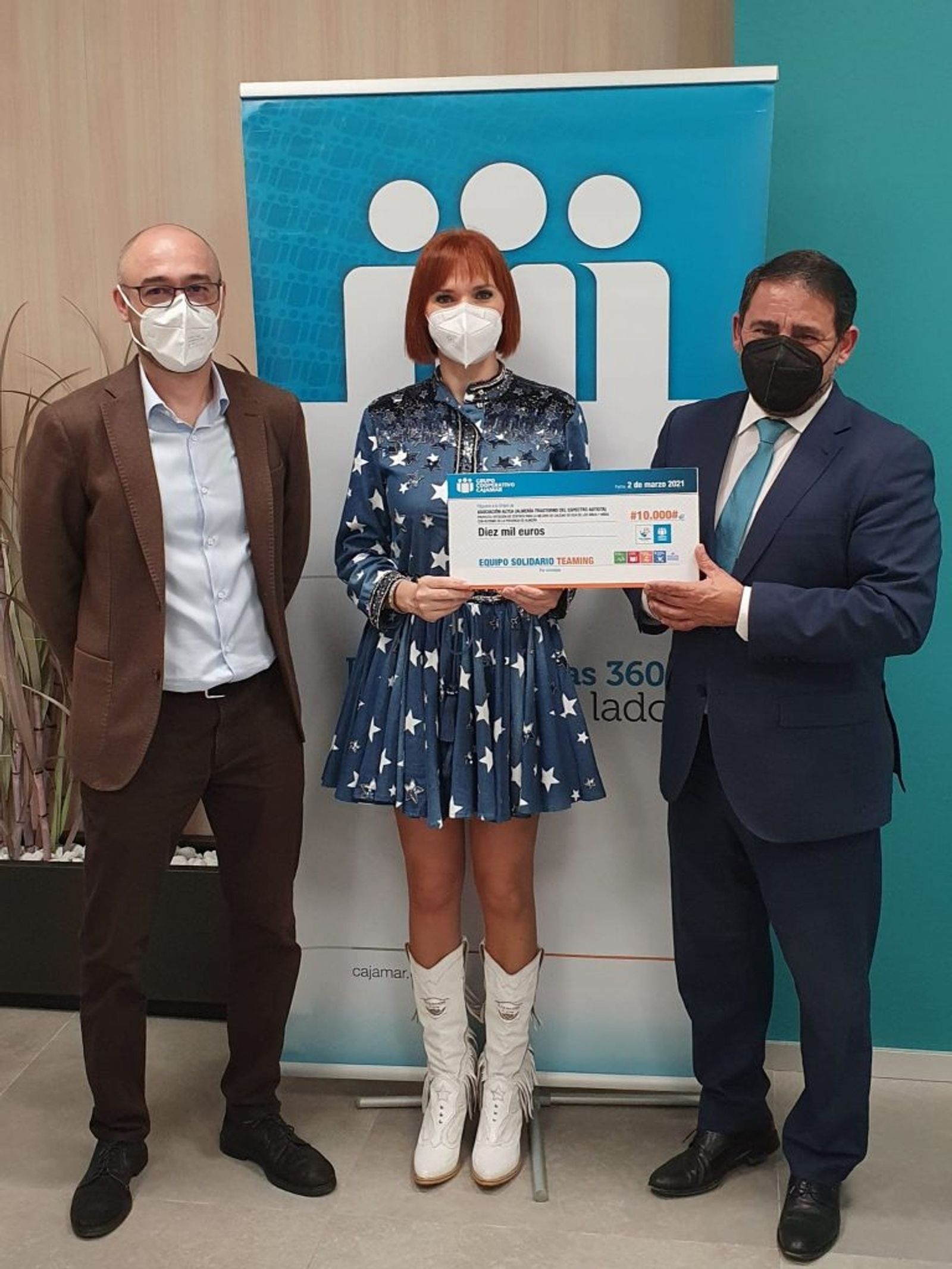 Ayuda donada por empleados de Cajamar este mismo mes de marzo a la asociación almeriense ALTEA.