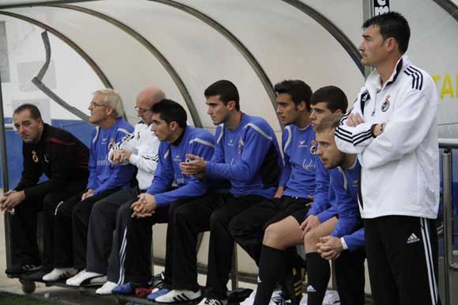 La Balompédica empata en Conil y no logra alcanzar la primera plaza, a tiro tras el tropiezo del Pozoblanco./Fotos: Aragón Pina

Foto: Aragon Pina