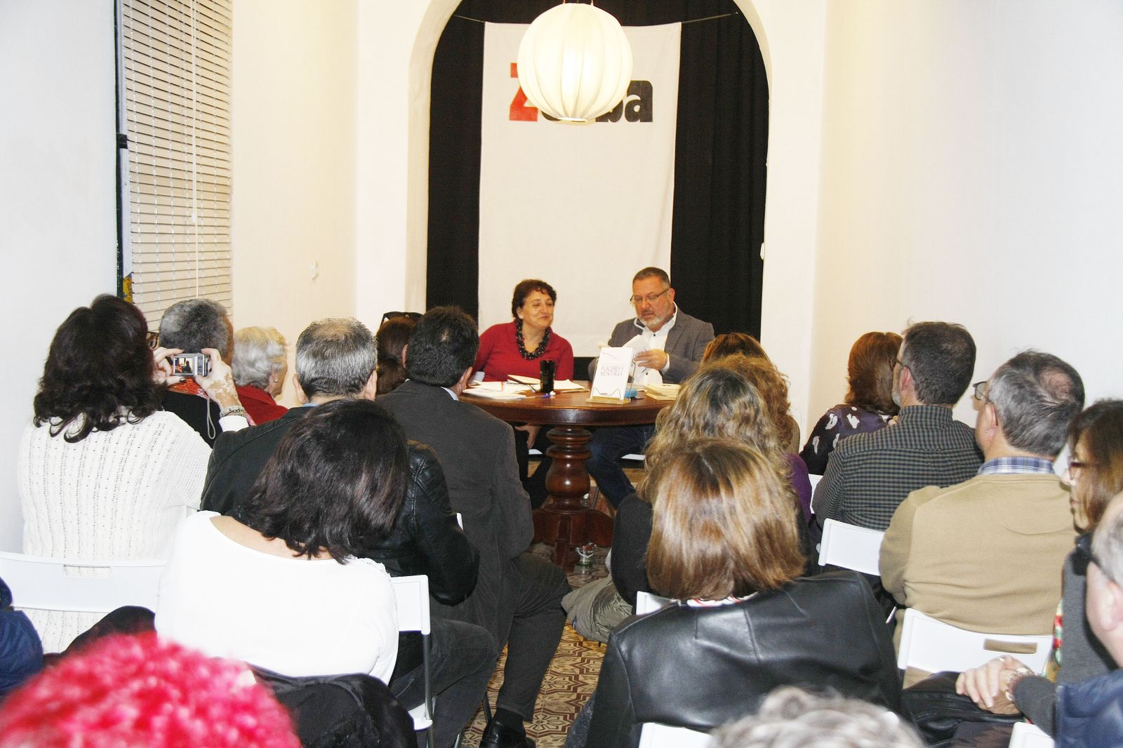 ‘Placeres y mentiras’, en la nueva sede de la librería Zorba