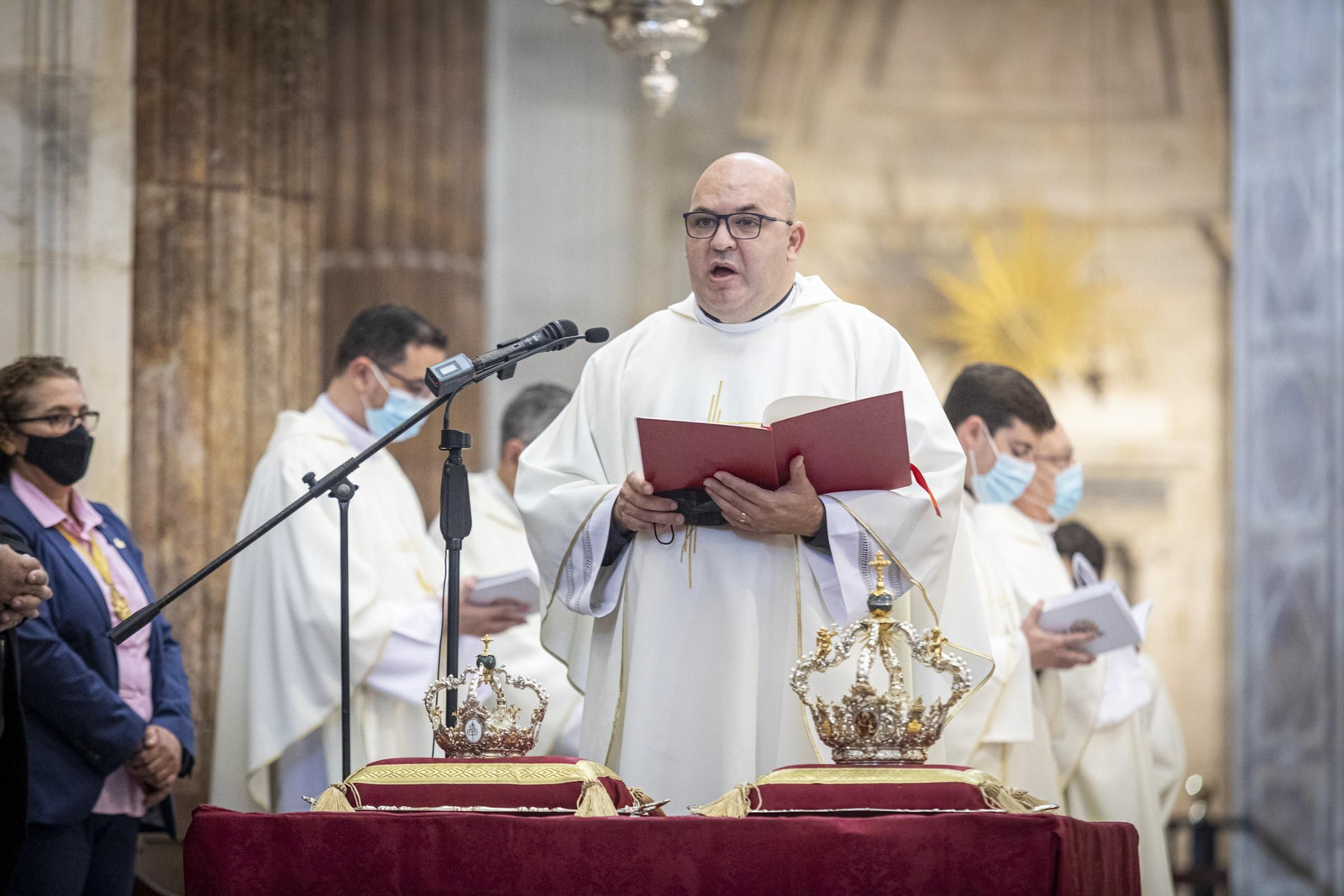 Coronación de la imagen de San José y el Niño Jesús