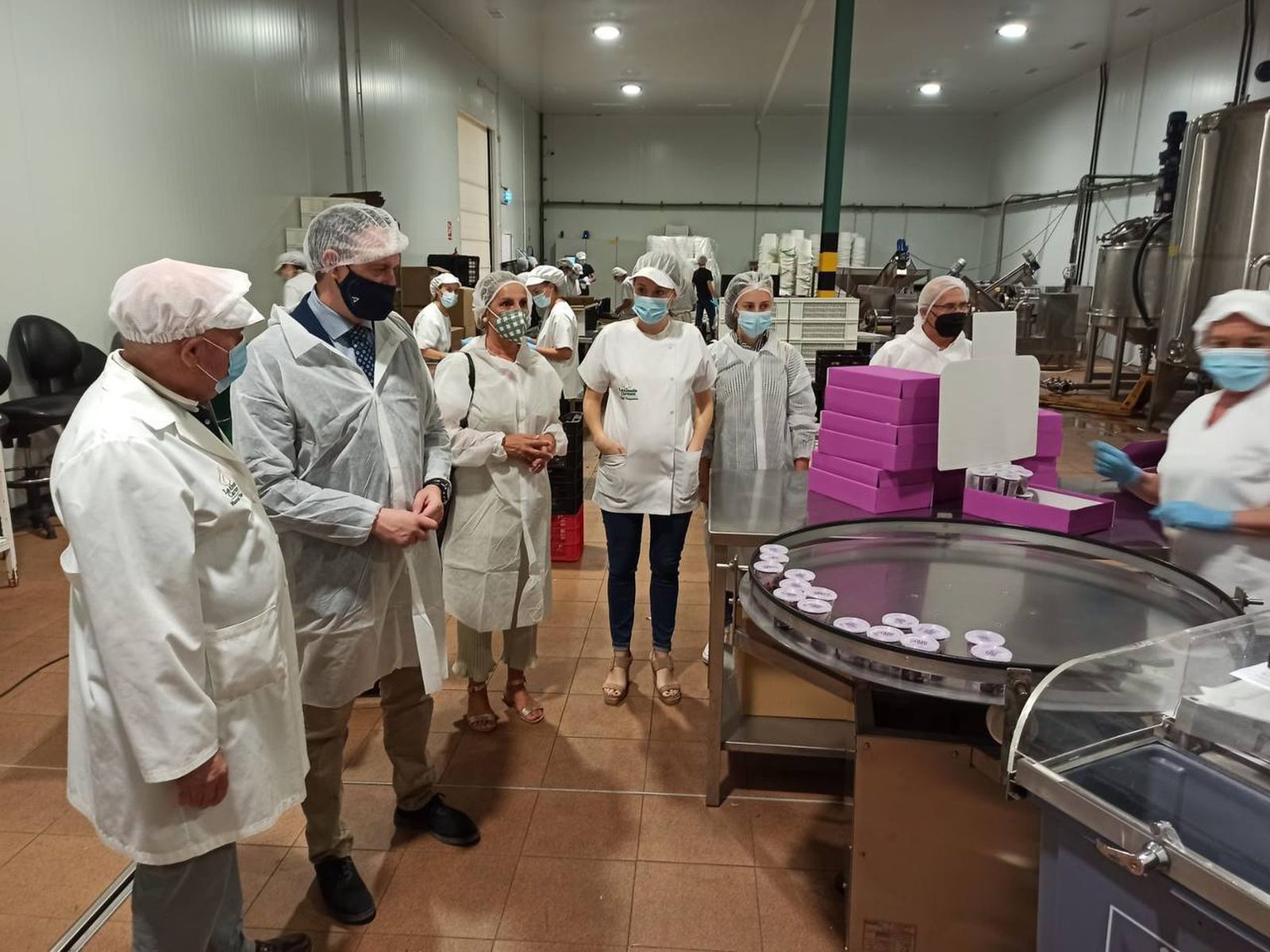 Visita del delegado de Agricultura a La Abuela Carmen.