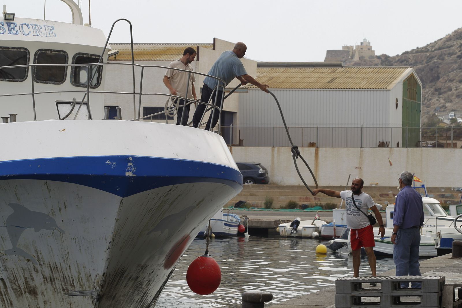 Los pescadores piden al Gobierno que ponga encima de la mesa en la próxima reunión en Bruselas medidas que mitiguen los compromisos adquiridos con la Comisión Europea.