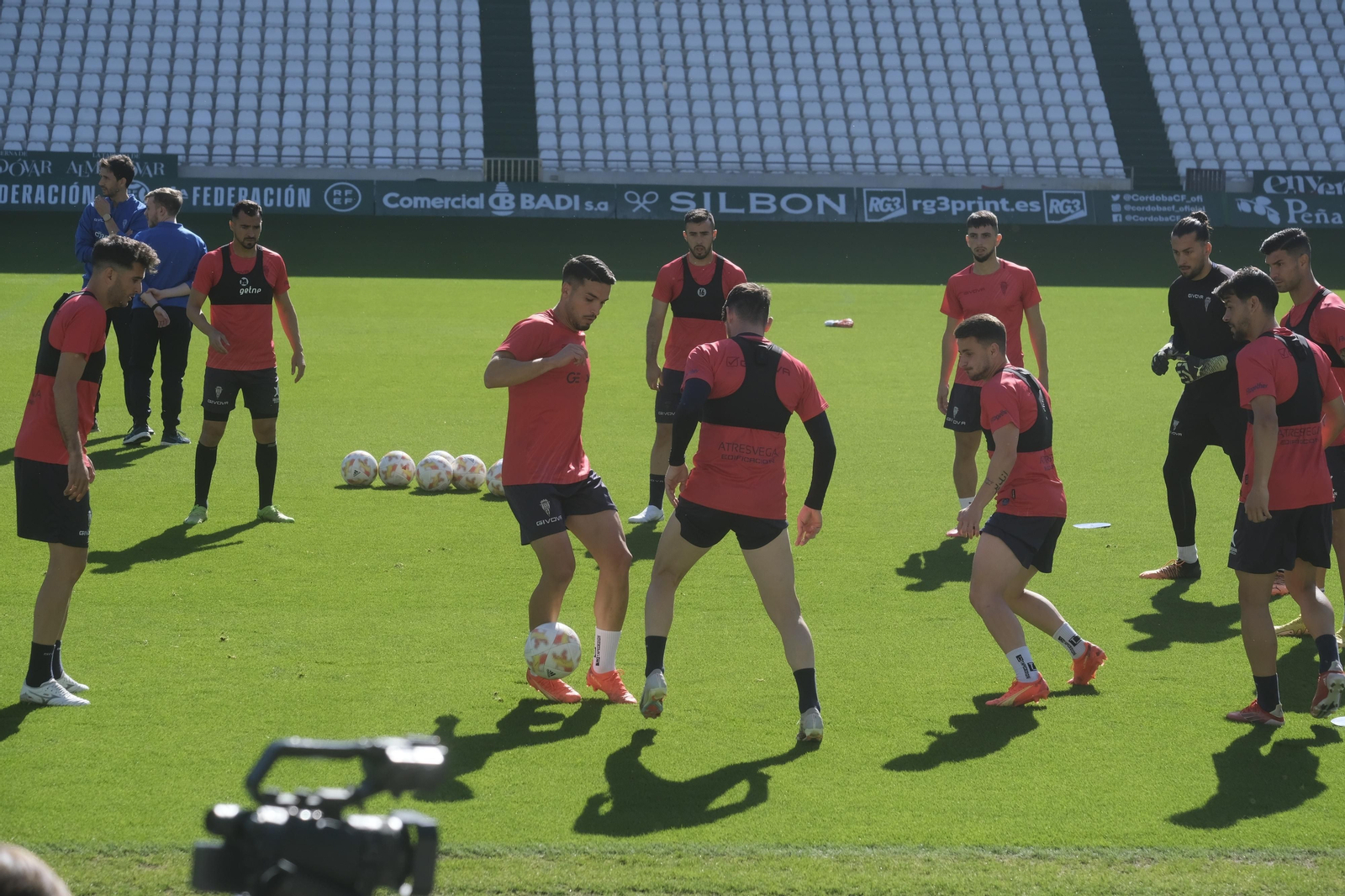 El primer entrenamiento de Manuel Mosquera como técnico del Córdoba CF, en imágenes