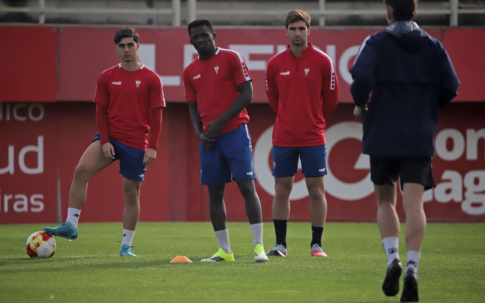 Fotos del Algeciras en su preparación para la visita al Real Murcia