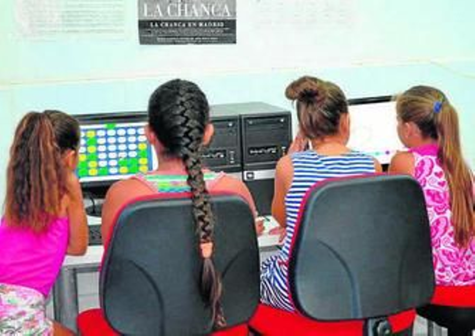 Desayunan, comen y meriendan en la escuela de verano de La Chanca