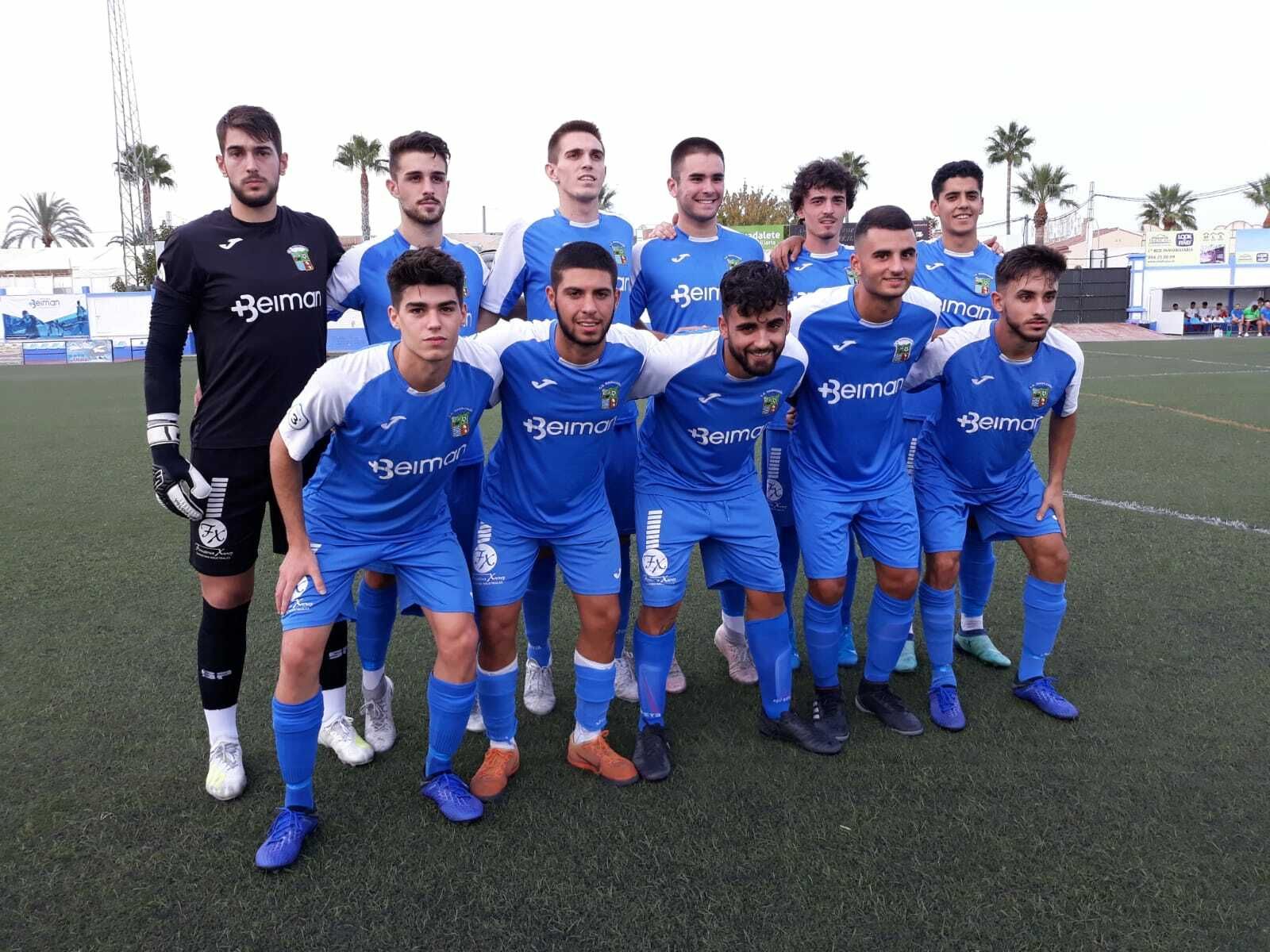 Formación del CD Guadalcacín en el Trofeo de Feria contra el Recreativo Portuense.