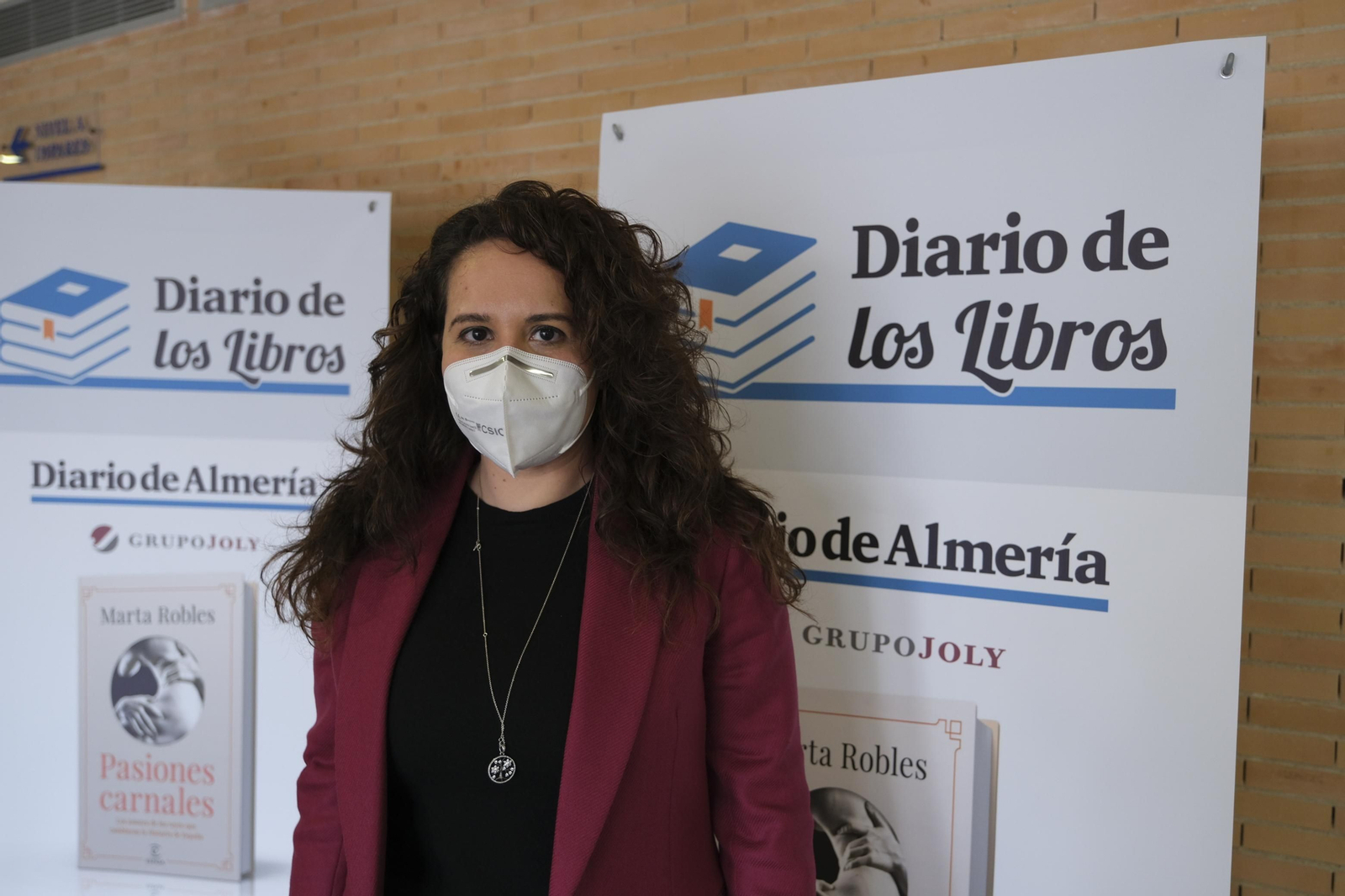 Fotogalería Diario de los Libros, con Marta Robles y su obra 'Pasiones carnales'