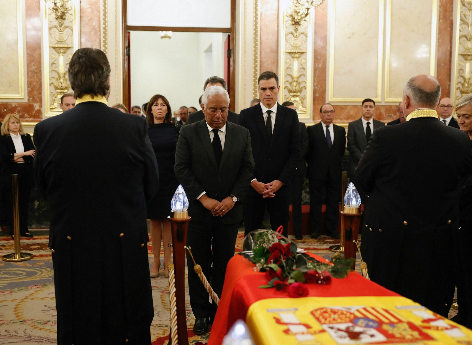 Las imágenes de la capilla ardiente de Alfredo Pérez Rubalcaba Las imágenes de la capilla ardiente de Alfredo Pérez Rubalcaba