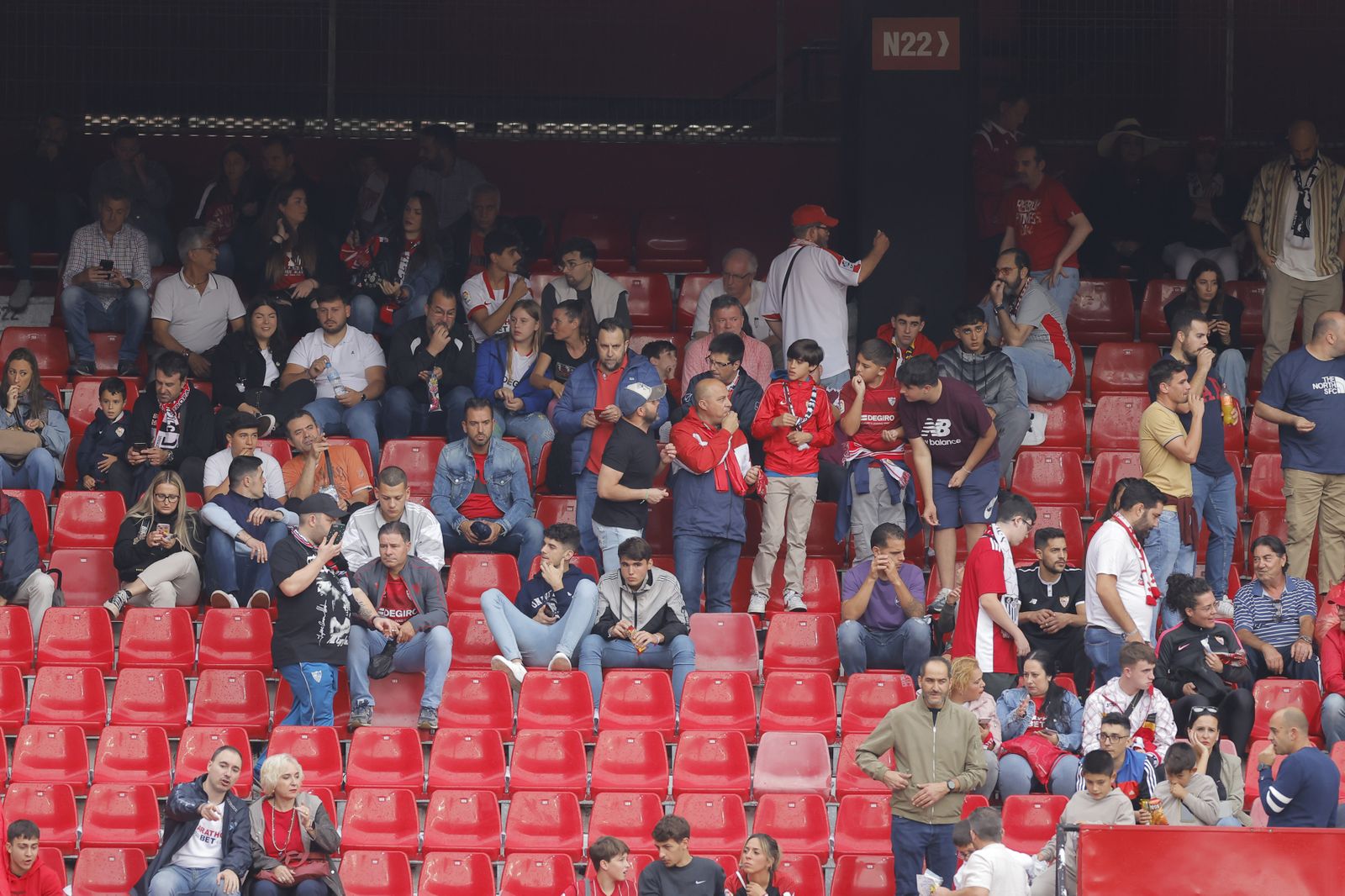 Búscate en las fotos del Sevilla-Madrid