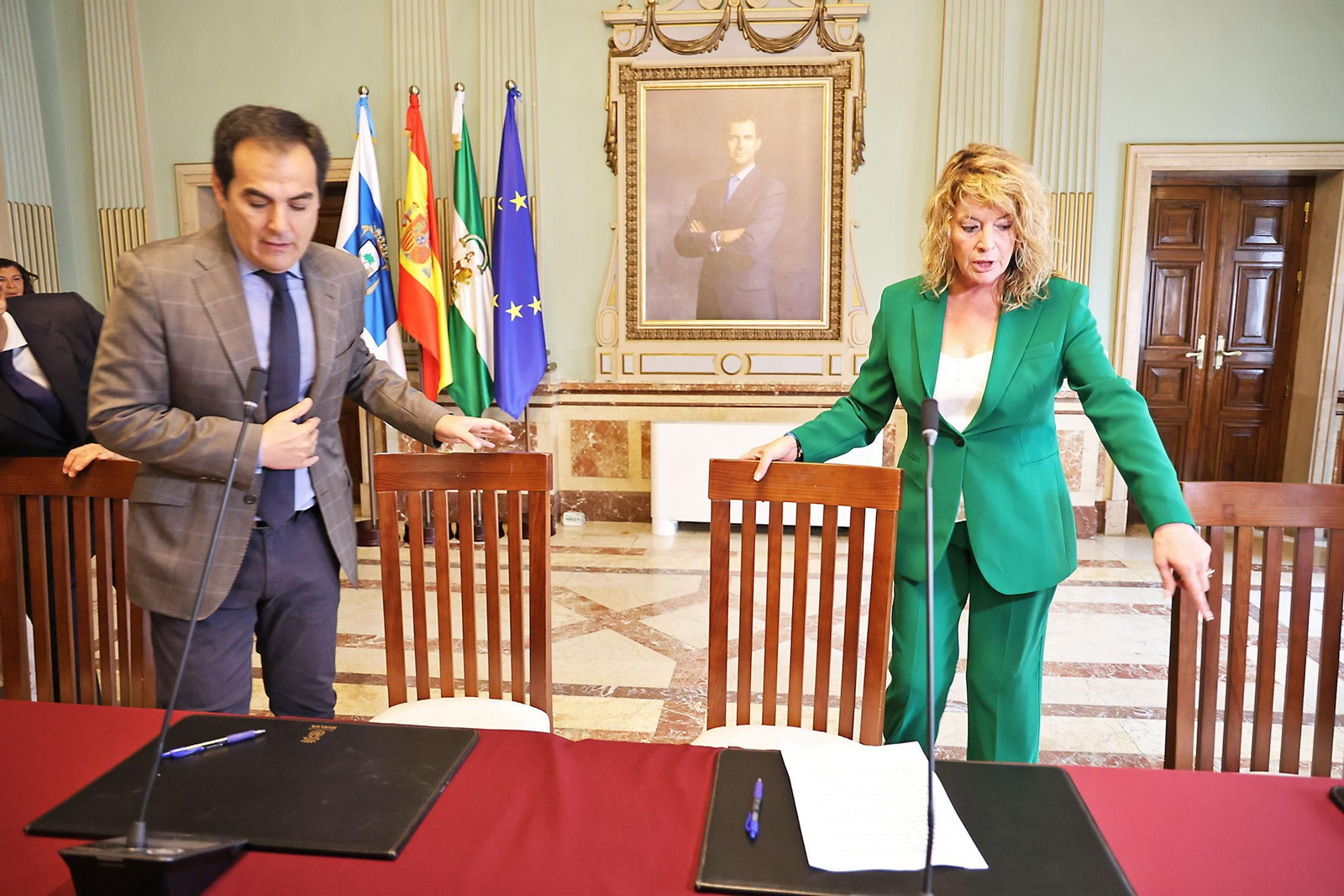 Imágenes de la firma del convenio para la cesión de los terrenos para la construcción de la Ciudad de la Justicia. Imágenes de la firma del convenio para la cesión de los terrenos para la construcción de la Ciudad de la Justicia.