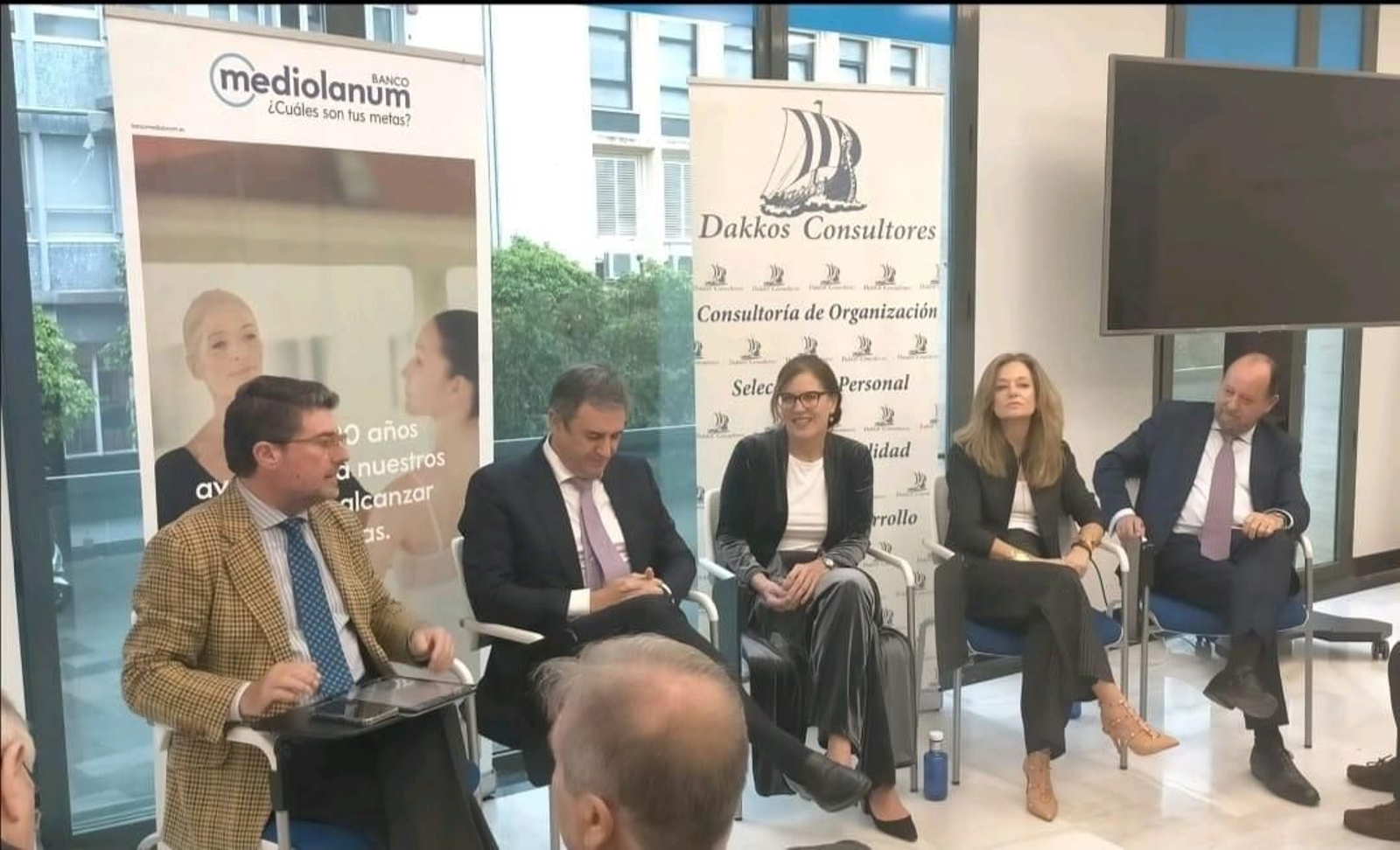 Mesa Redonda del encuentro organizado por Dakkos Consultores.