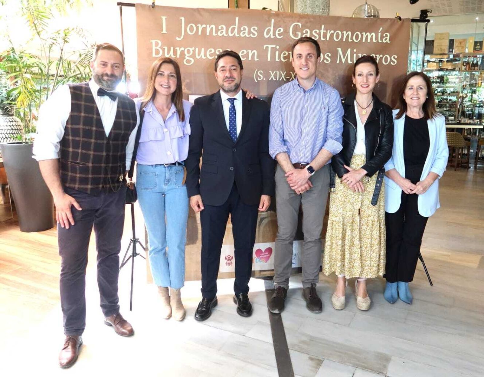 Responsables del equipo de Gobierno del Ayuntamiento de Vera, en Lúa Puerto Rey.