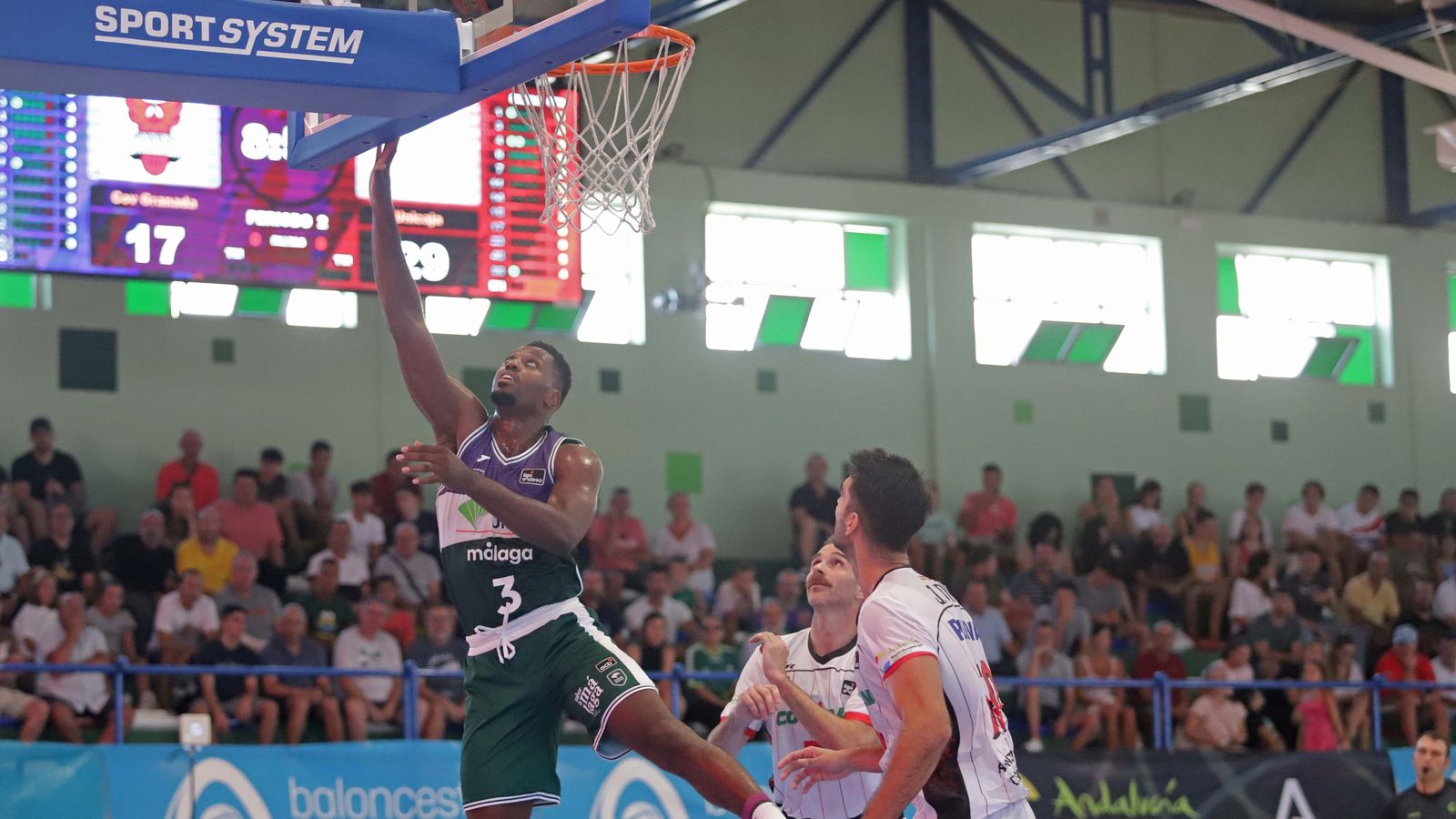 Las mejores fotos del Unicaja - CB Granada en La Línea