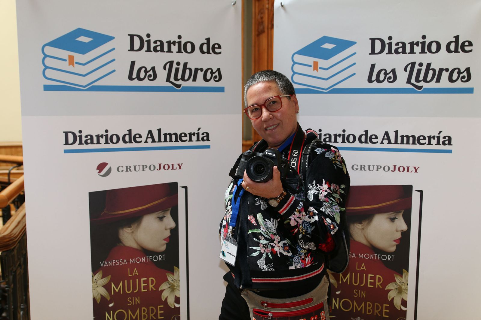 Fotogalería Diario de los Libros, con Vanessa Montfort y su obra 'La mujer sin nombre'