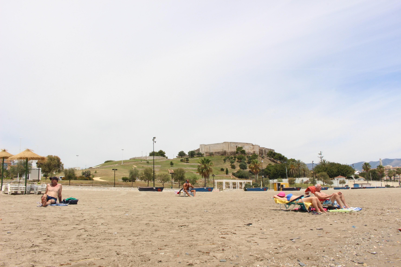 Fotos de la desescalada: Fuengirola ya disfruta del sol y la playa en la fase 2