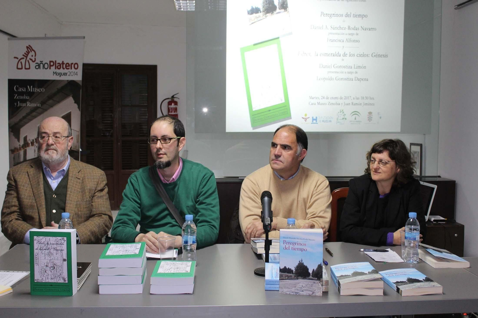 En el centro, D. Gorostiza y D. A. Sánchez-Rodas flanqueados por sus introductores.