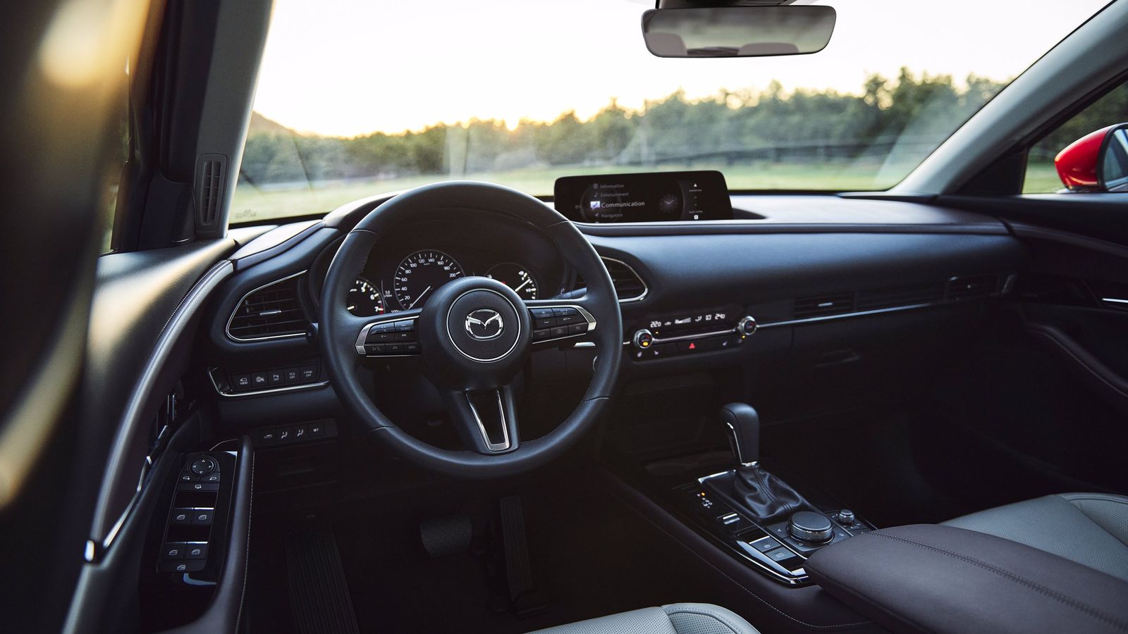 Los mandos del volante han cambiado sutilmente. También lo han hecho algunas funciones del salpicadero.