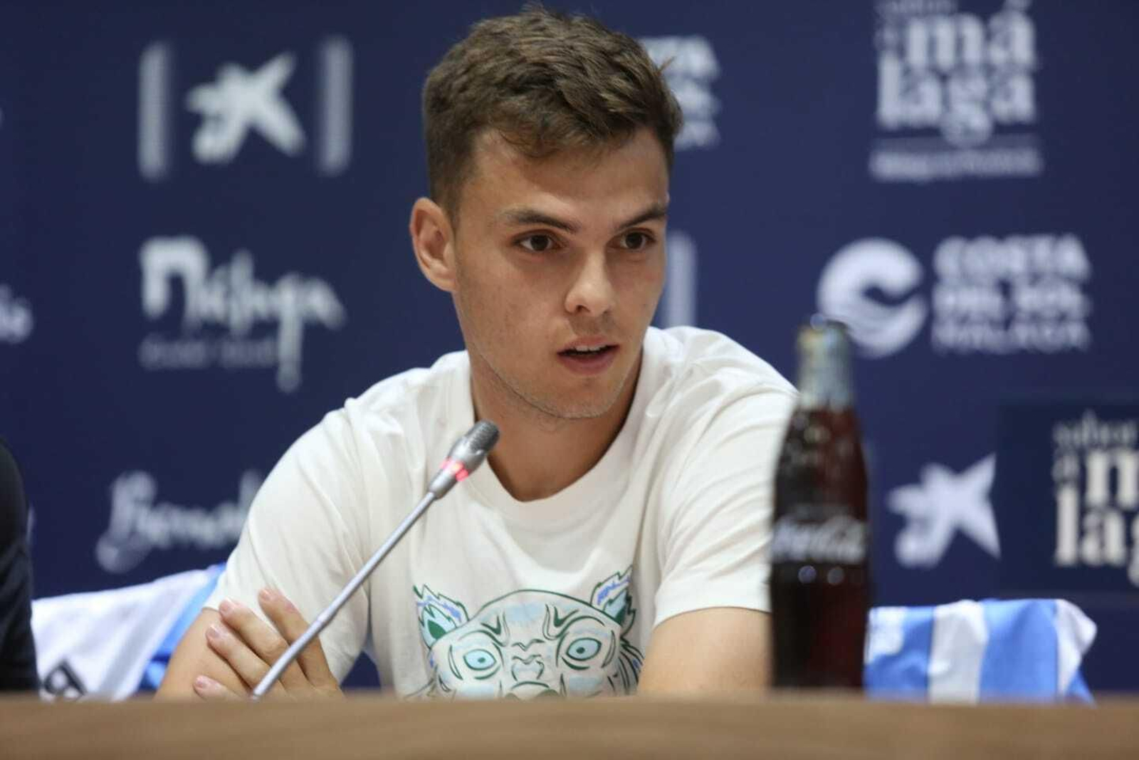 Fotos: El Málaga presenta cinco fichajes de una tacada