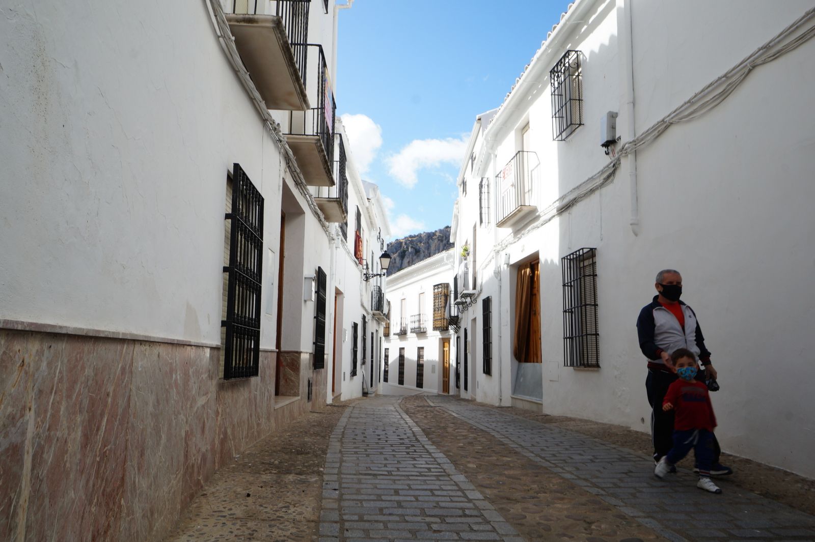 Las fotografías de un paseo por Zuheros, el municipio de Córdoba que resiste libre de covid