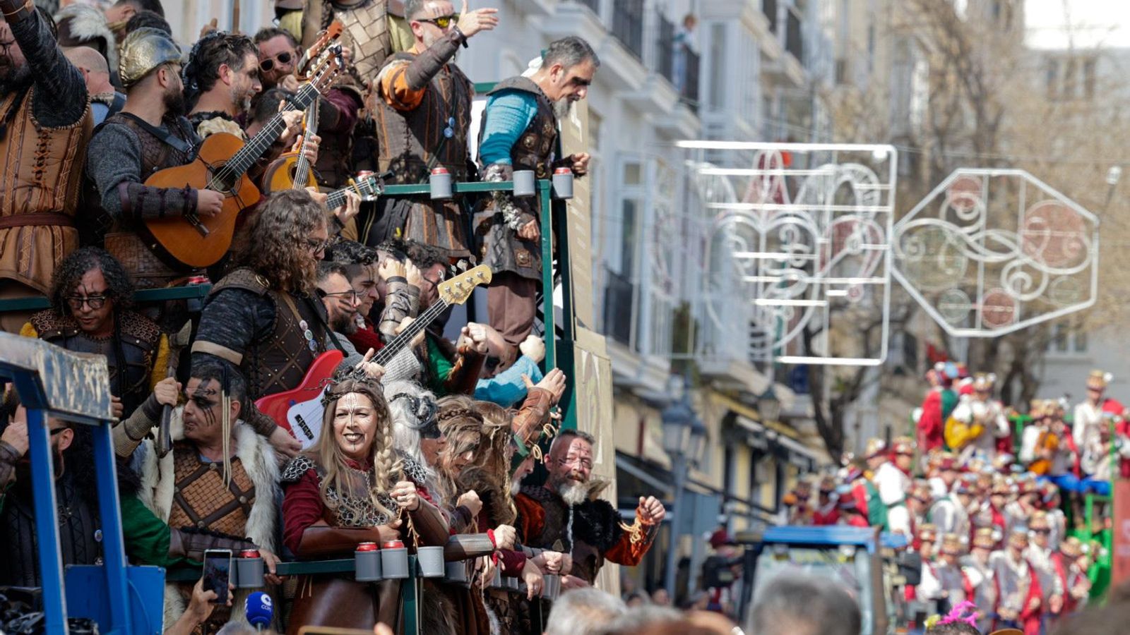 Las mejores imágenes del primer domingo de Carnaval de Cádiz