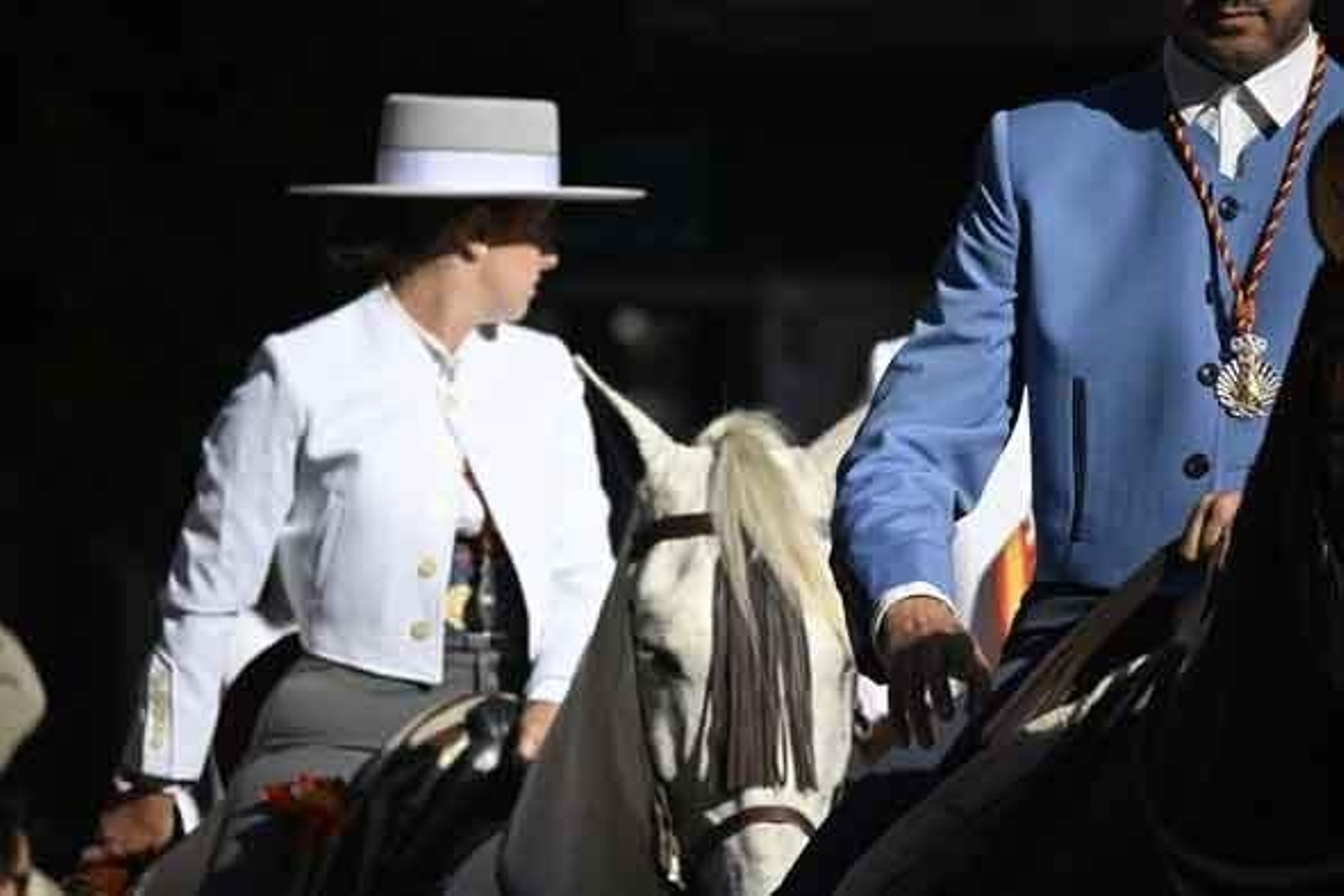 Las mejores imágenes de los peregrinos en la salida de Emigrantes