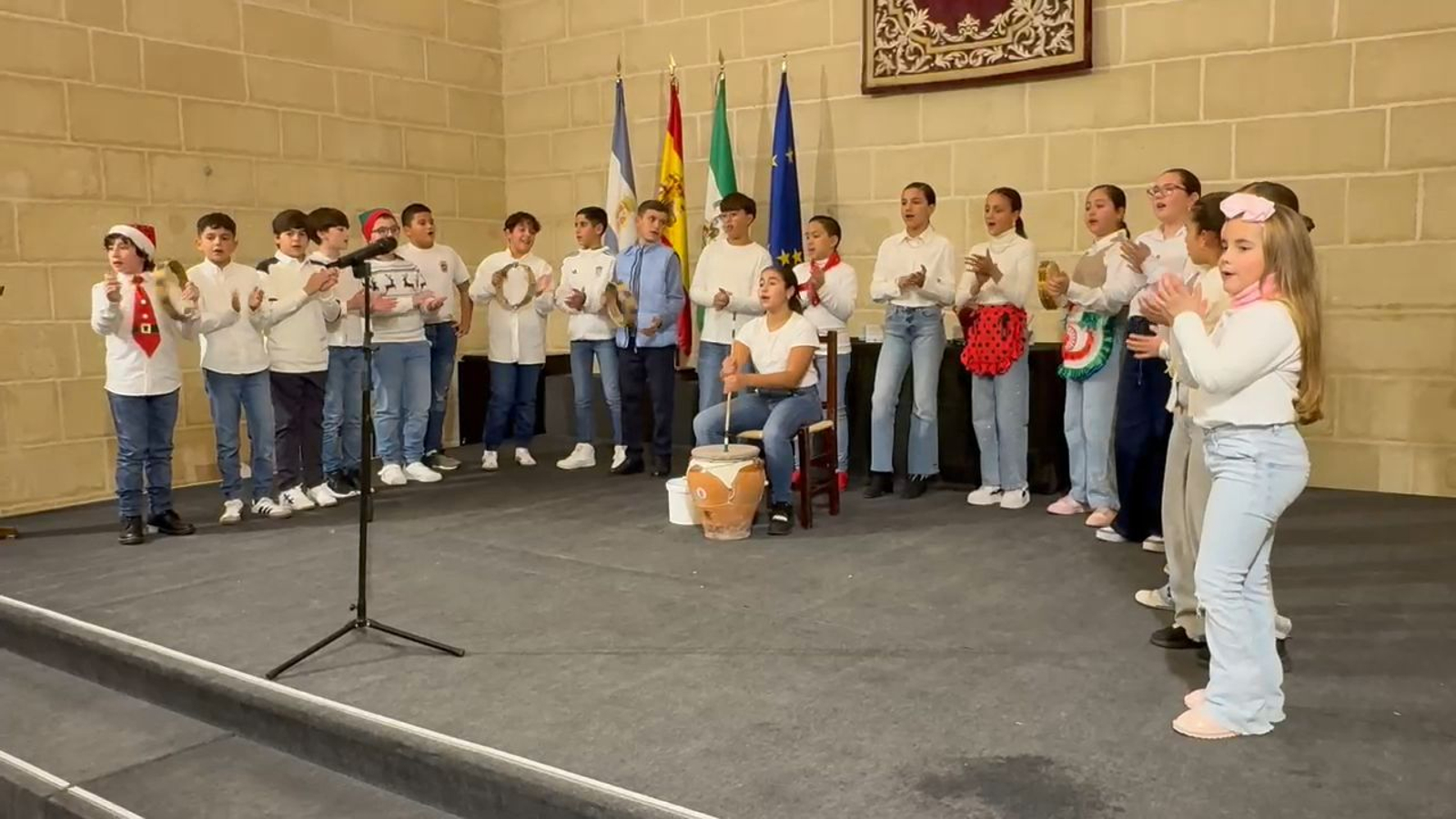 El colegio Alfonso X El Sabio, en el concurso de villancicos de la Cátedra.