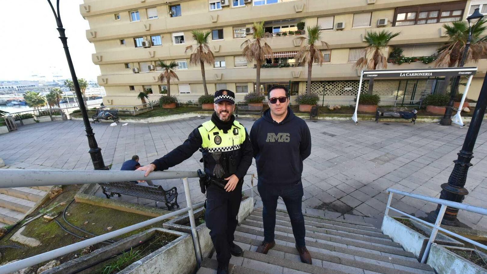 José María de Hoyos y Gabriel Marín, agentes de la Policía Local de Algeciras.