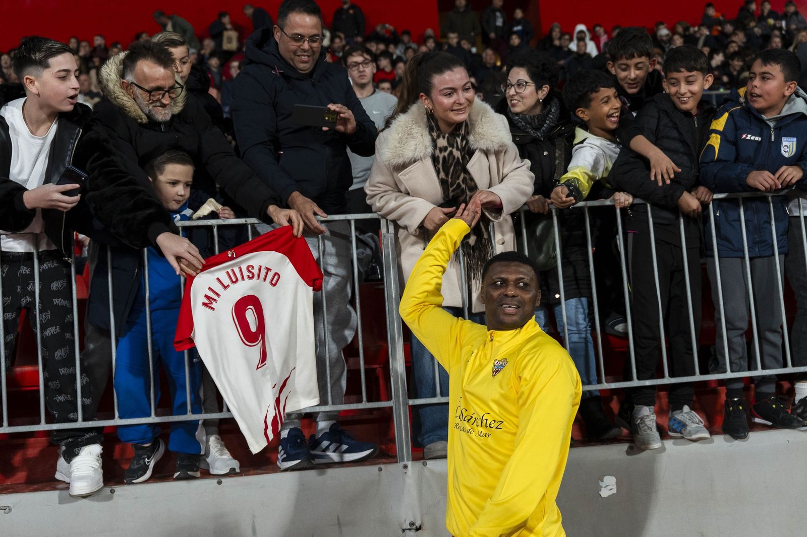 Fotogalería del partido homenaje a Guillermo Blanes entre los veteranos de la UD Almería y el FC Barcelona